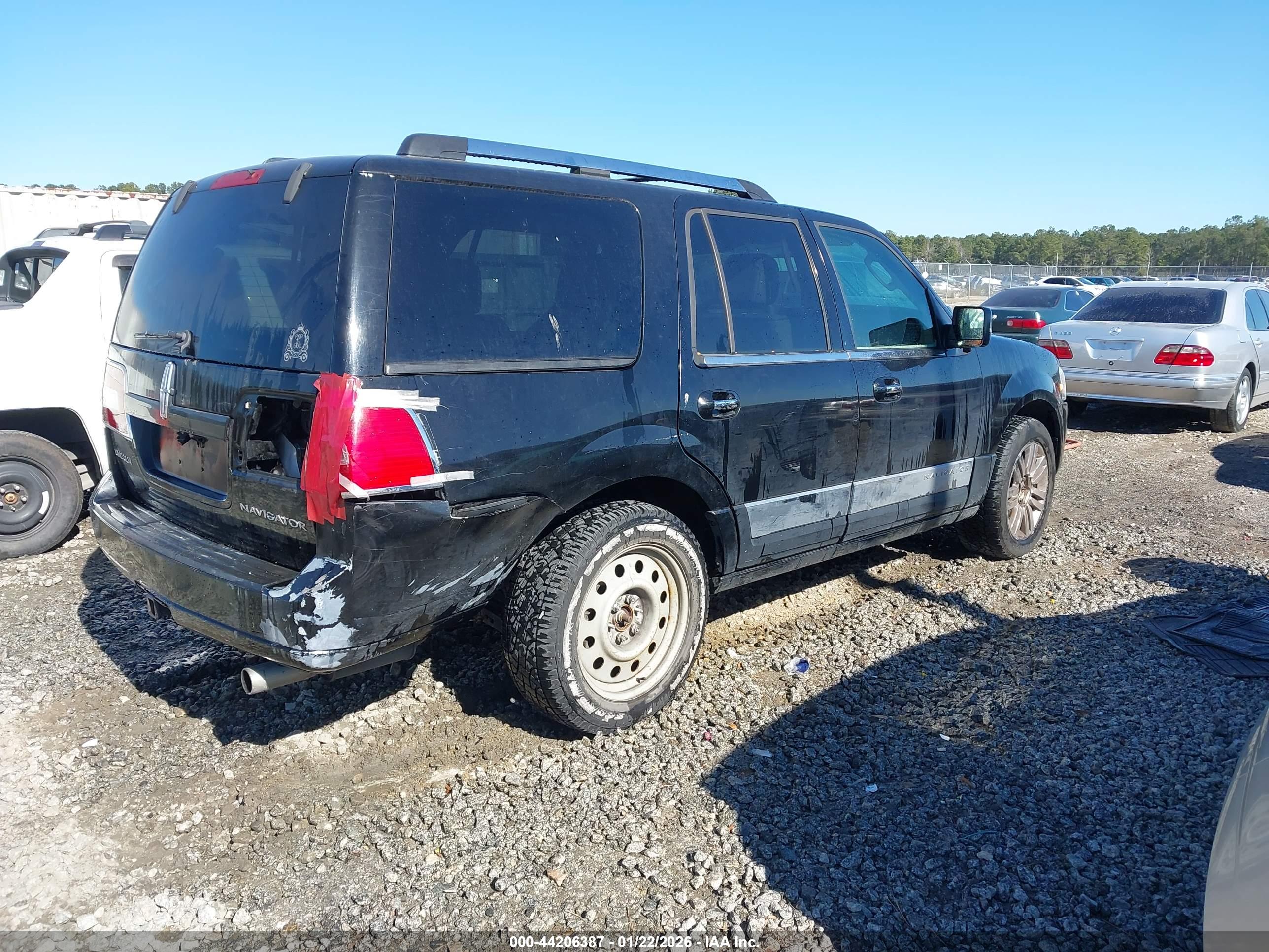 LINCOLN NAVIGATOR image 4