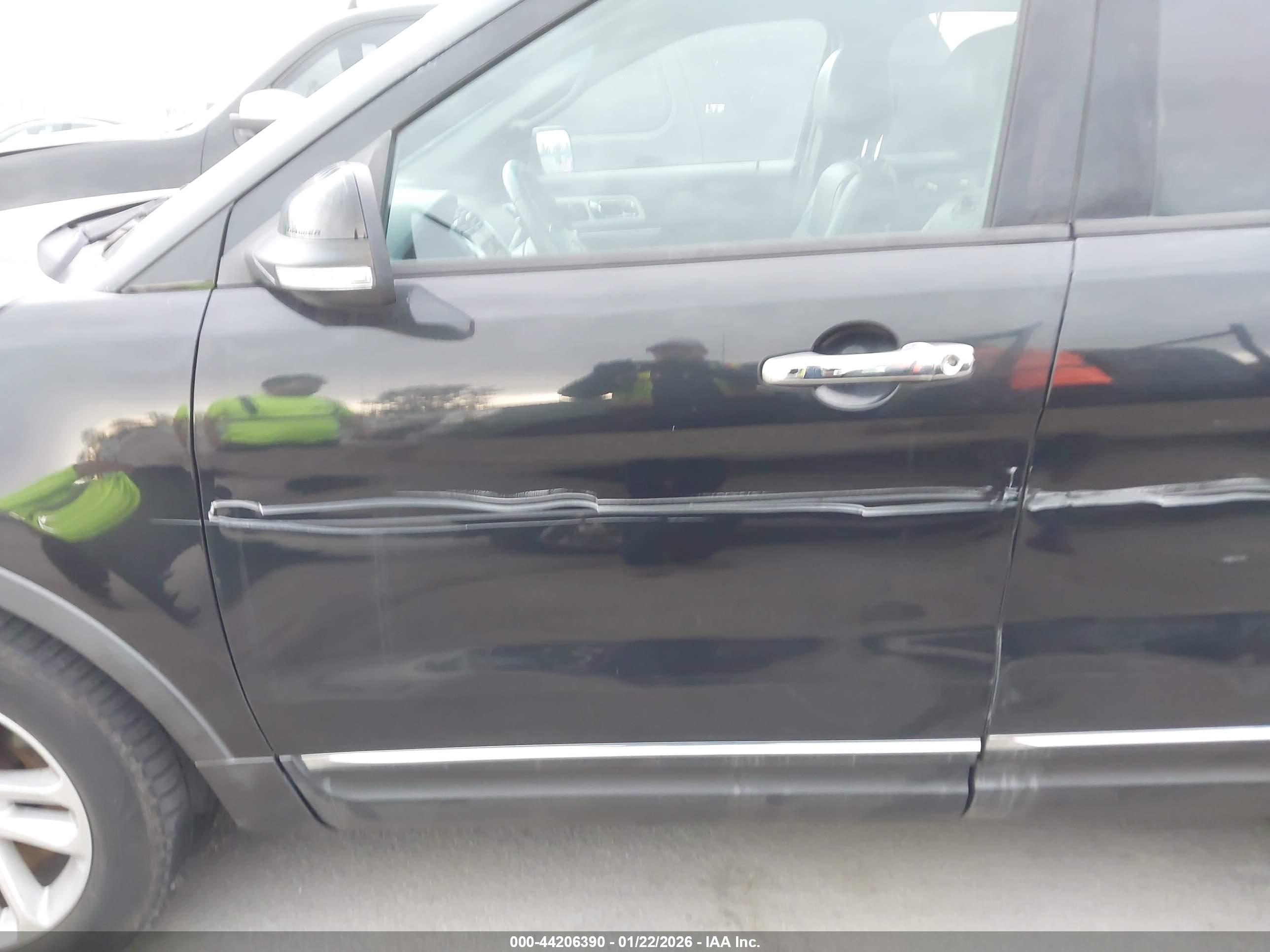 FORD EXPLORER image 6