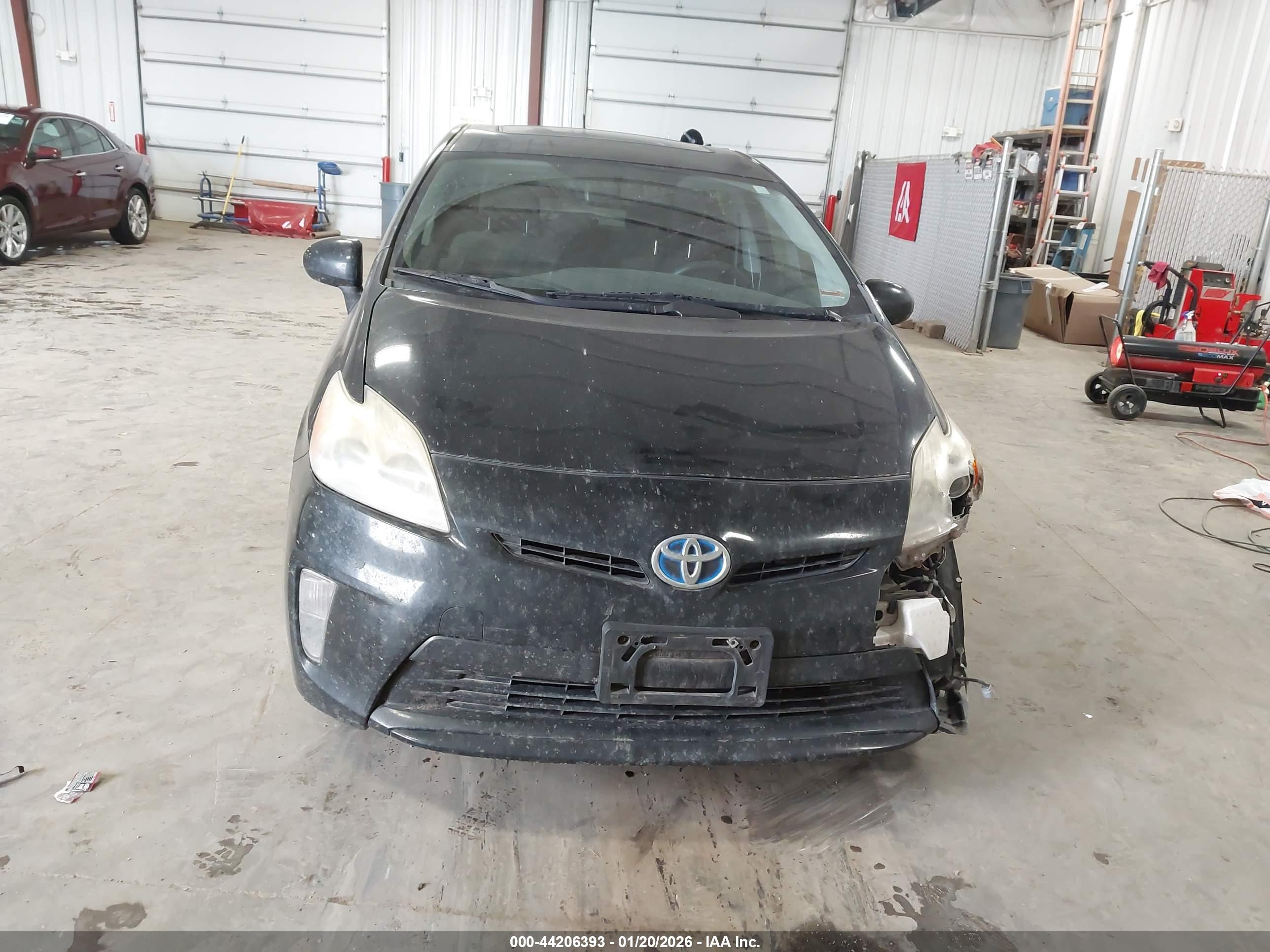 TOYOTA PRIUS image 6
