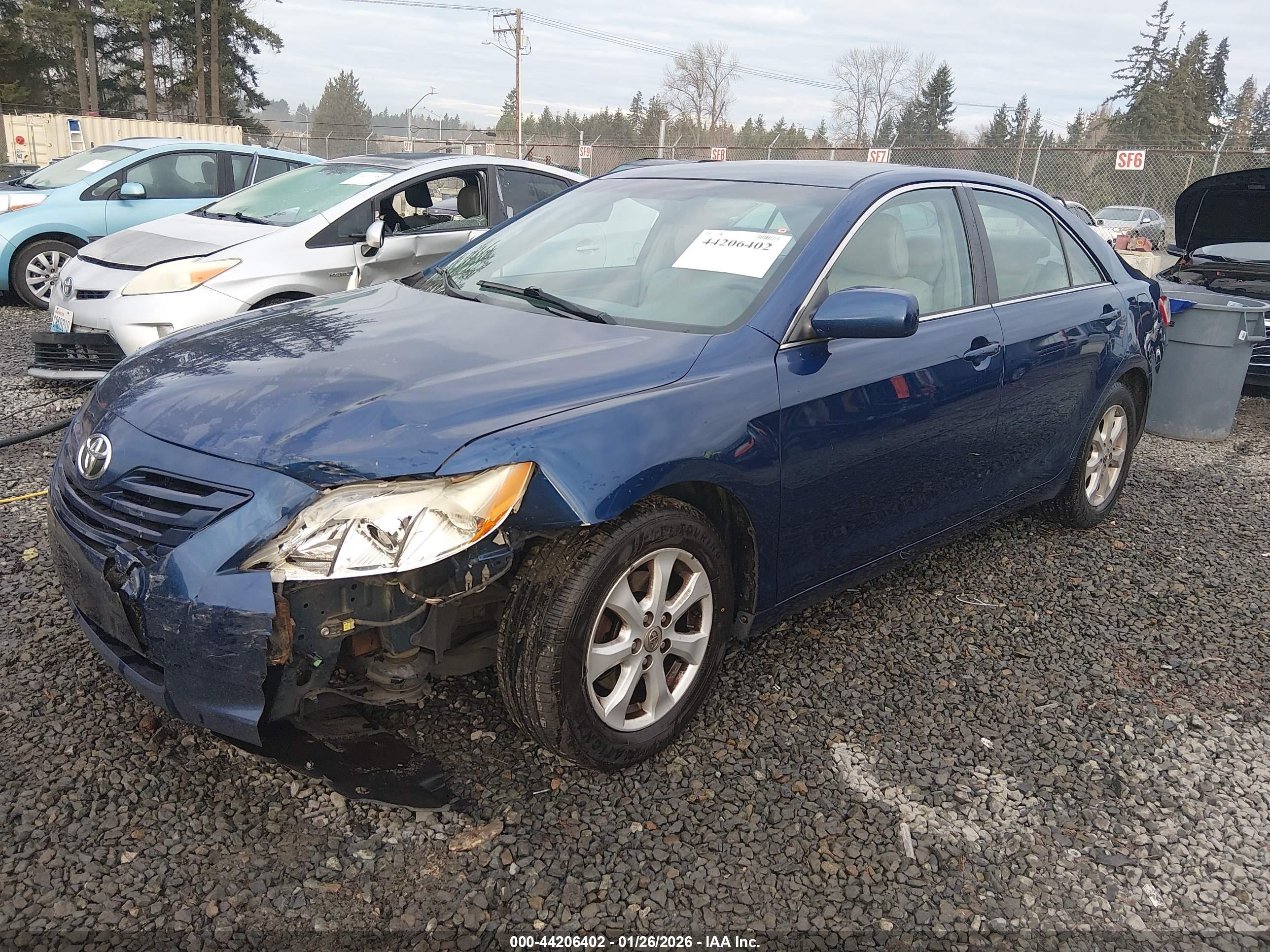 TOYOTA CAMRY image 2