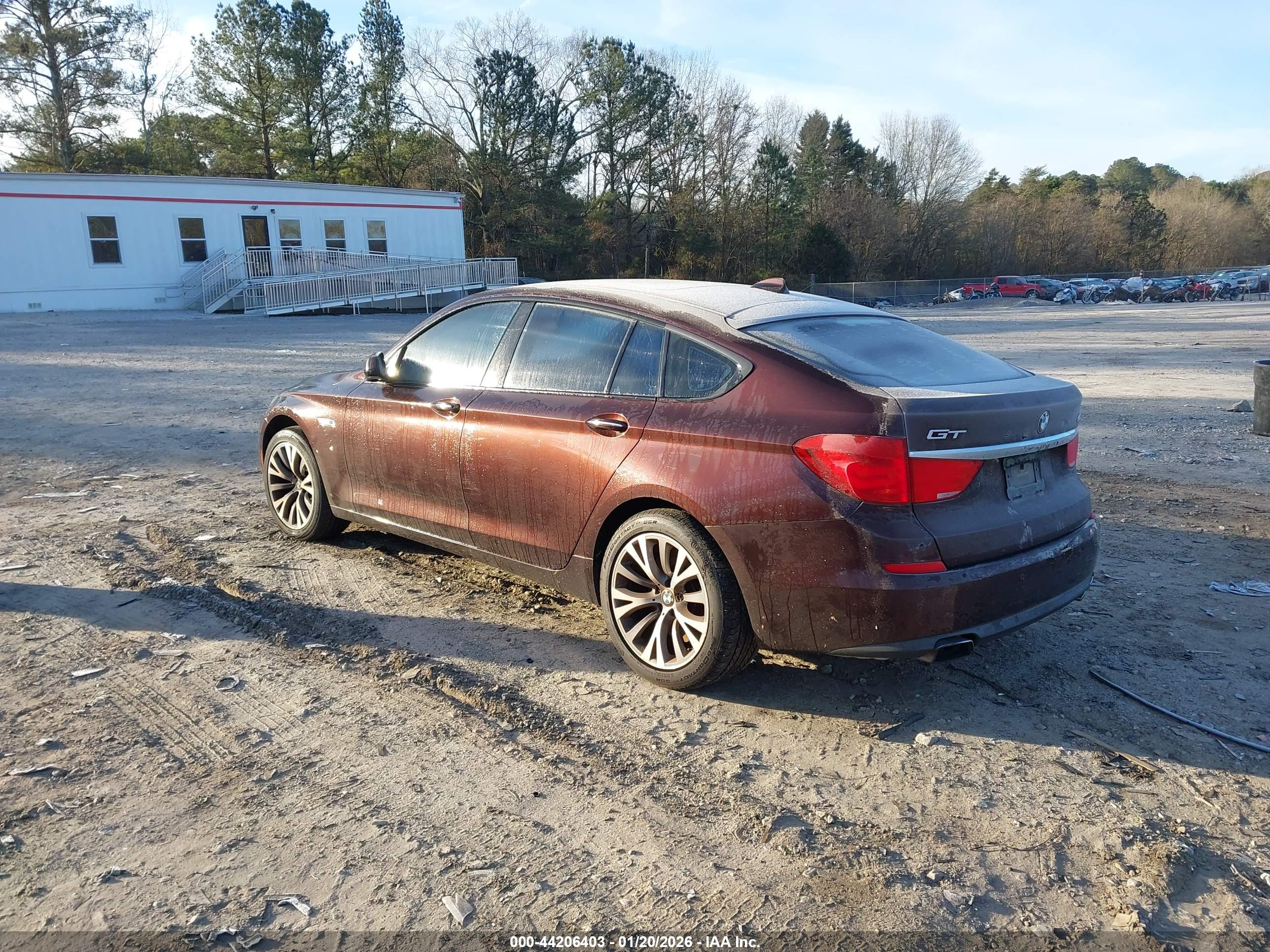 BMW 550I image 3