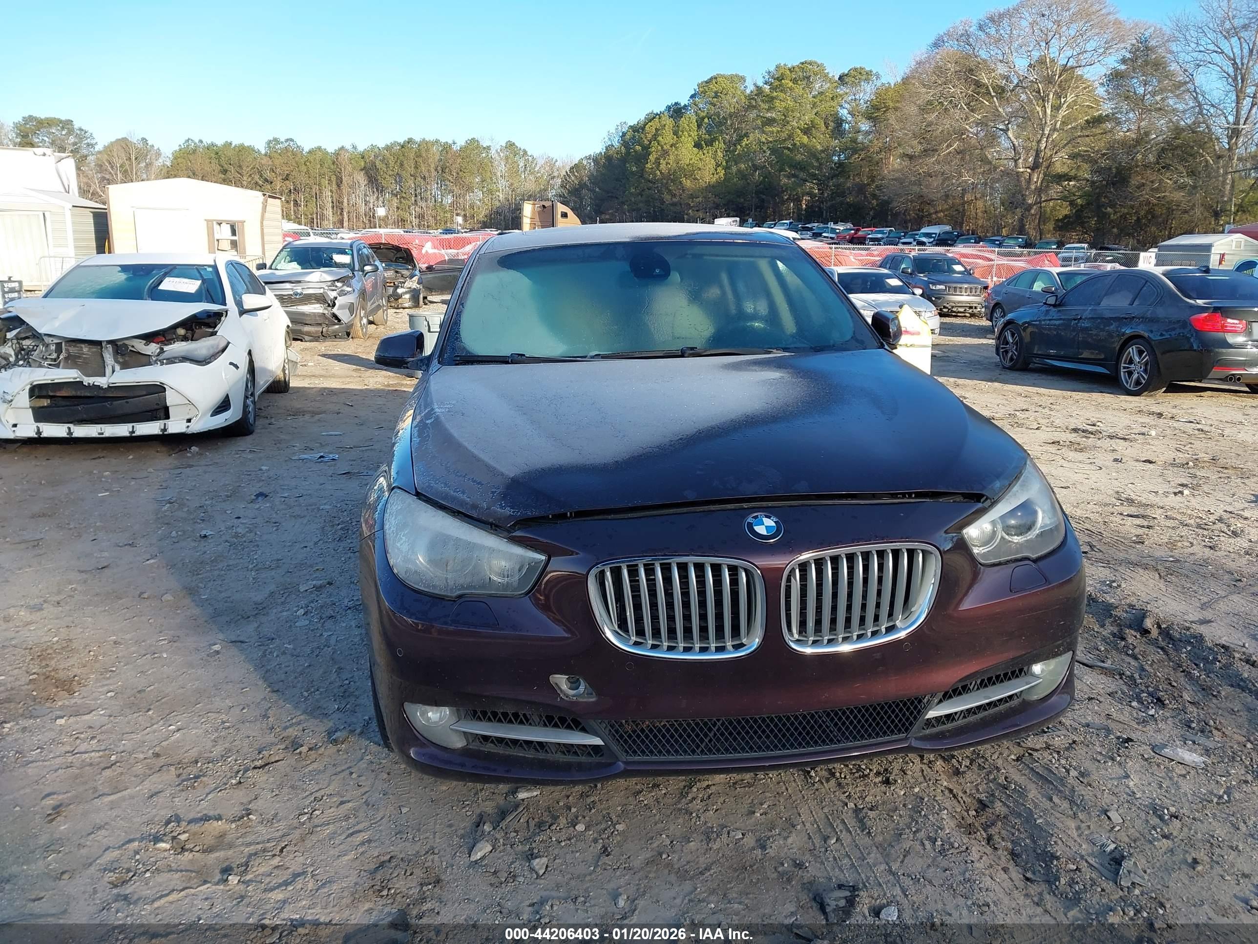 BMW 550I image 6