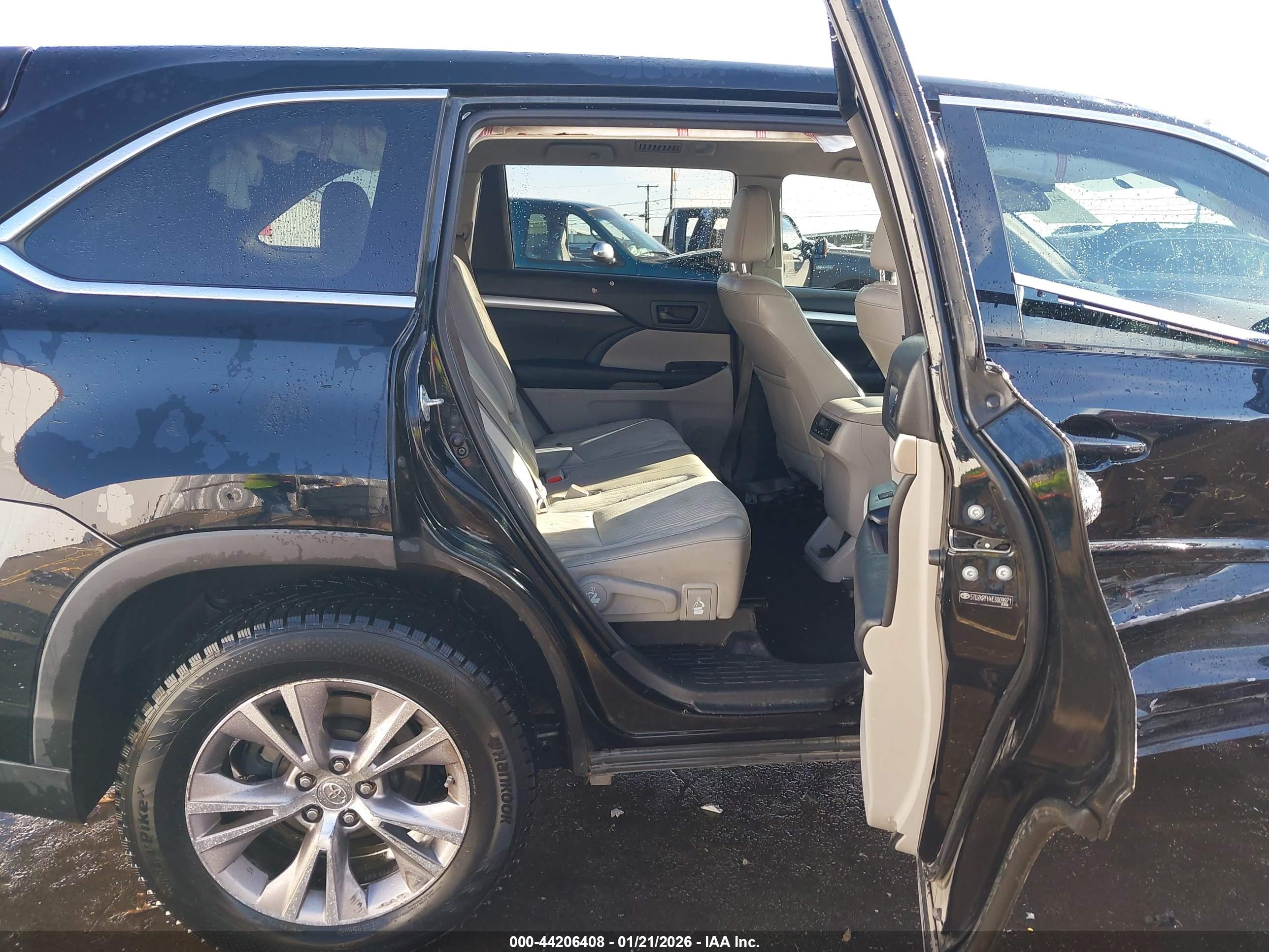 TOYOTA HIGHLANDER image 8