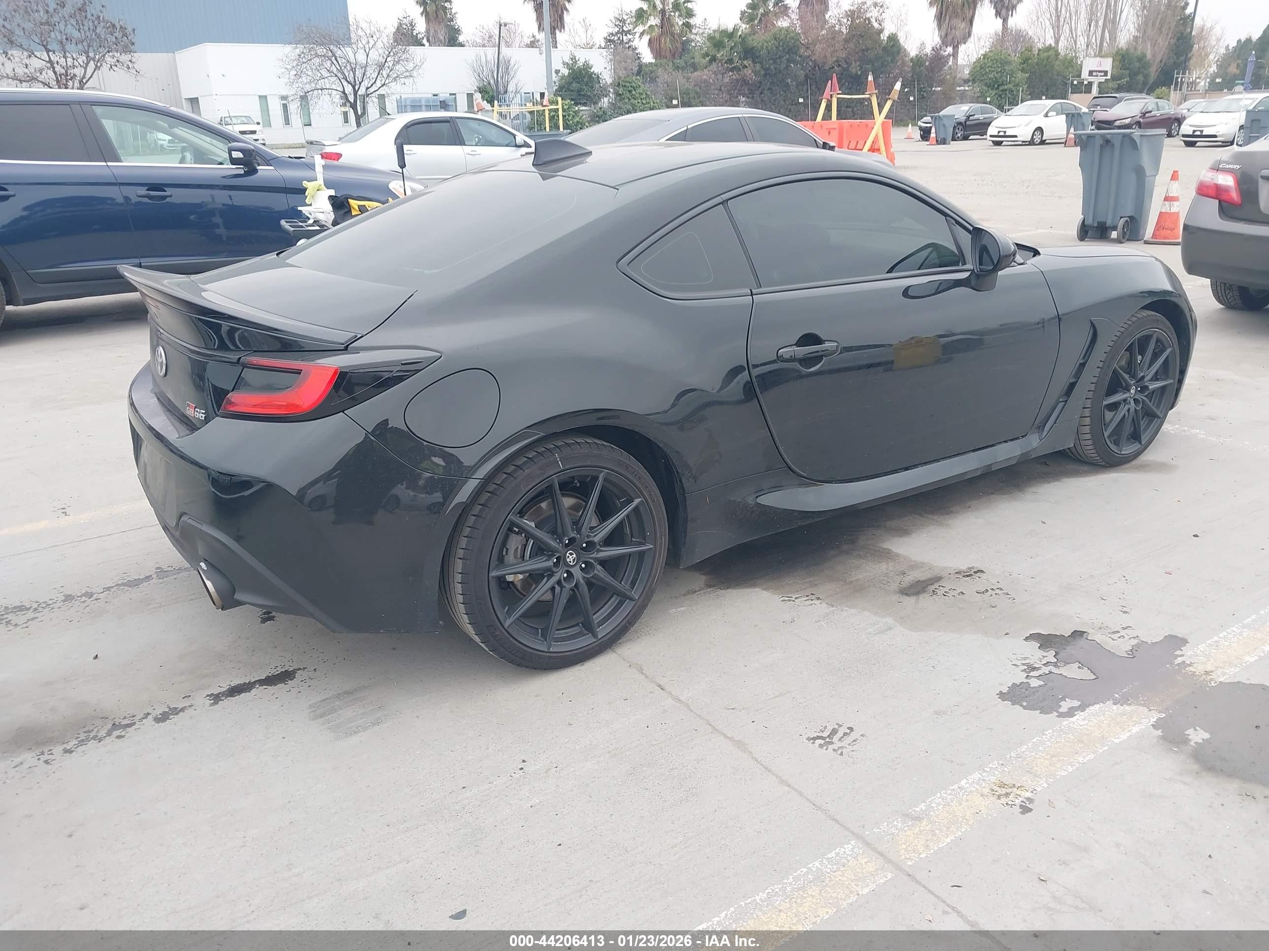 TOYOTA GR86 image 4