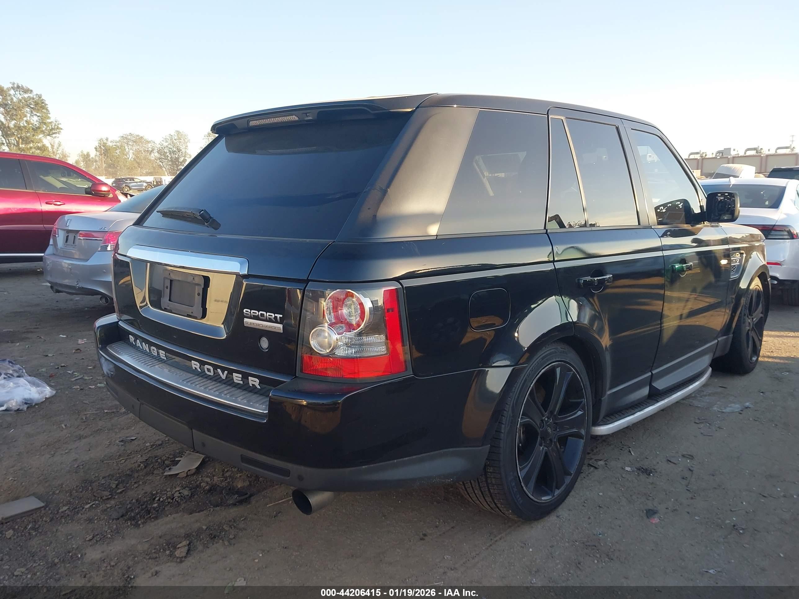 LAND ROVER image 4