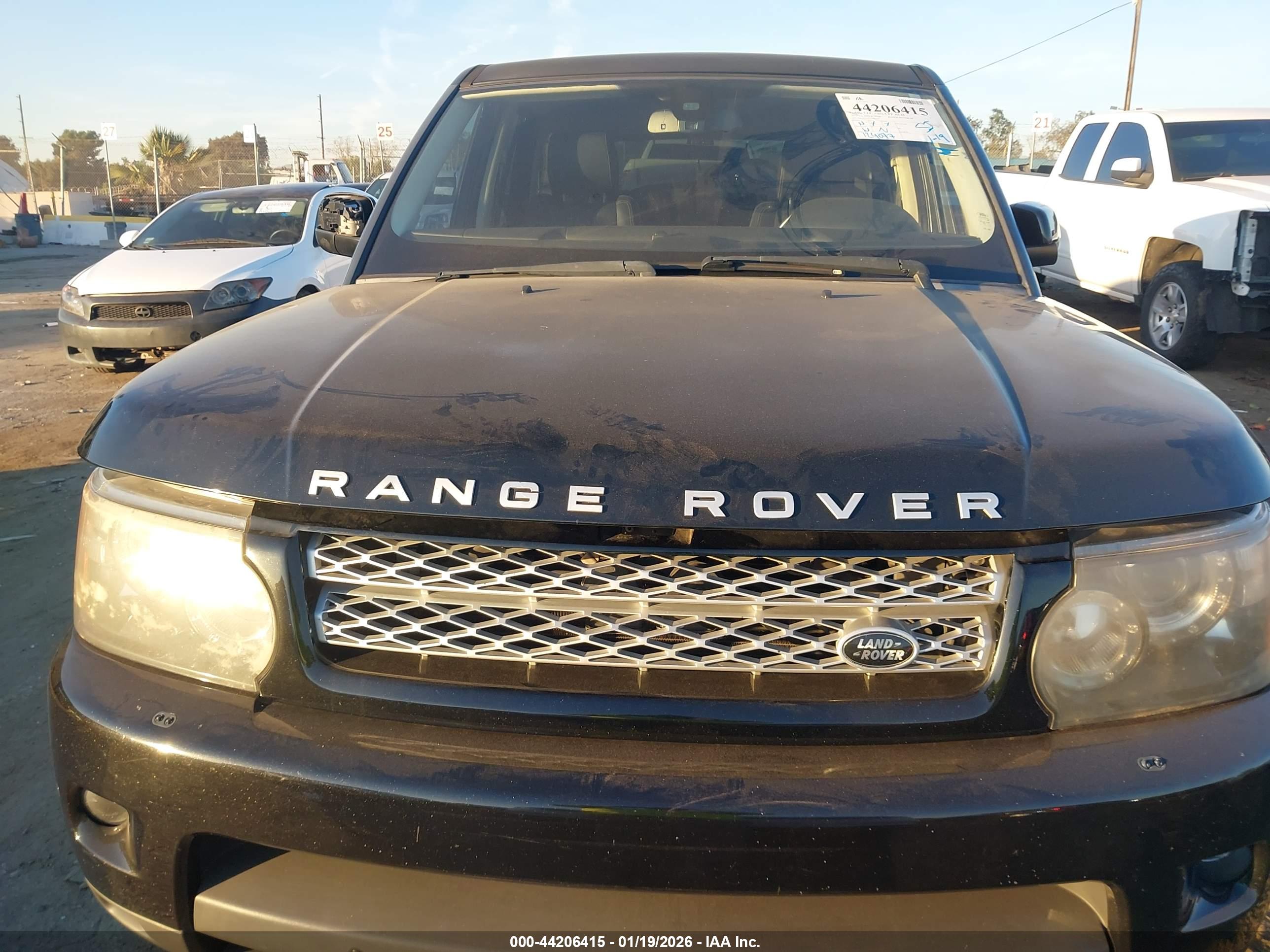 LAND ROVER image 6