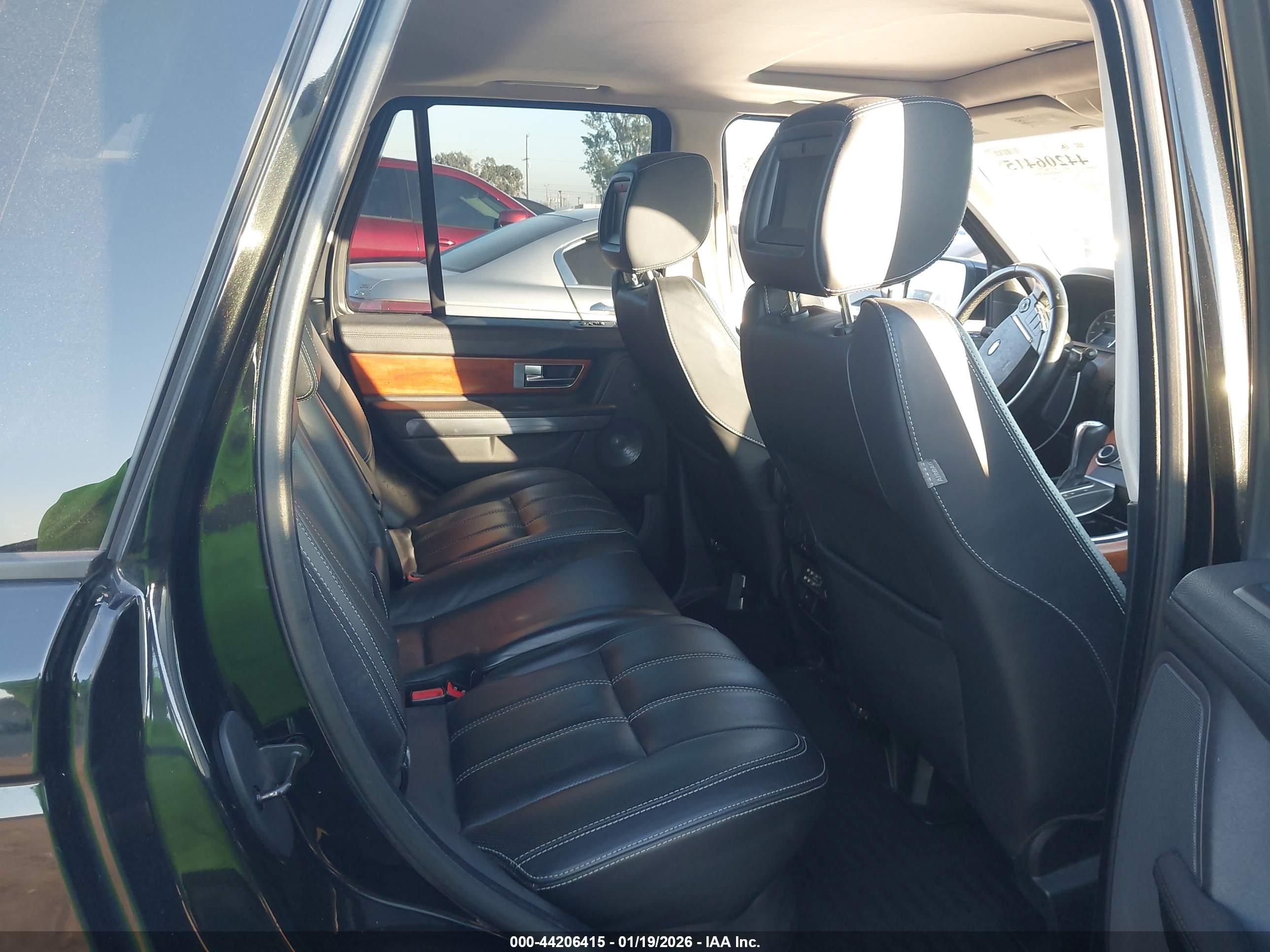 LAND ROVER image 8