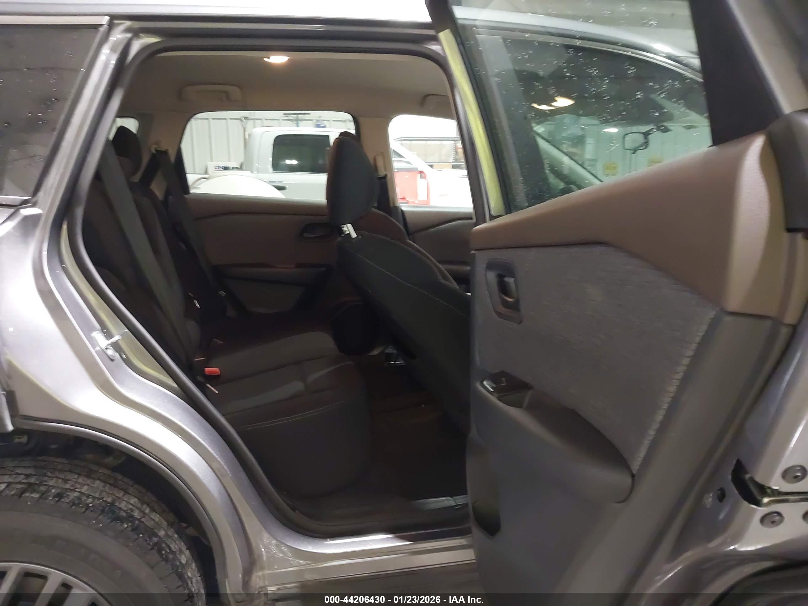 NISSAN ROGUE image 8