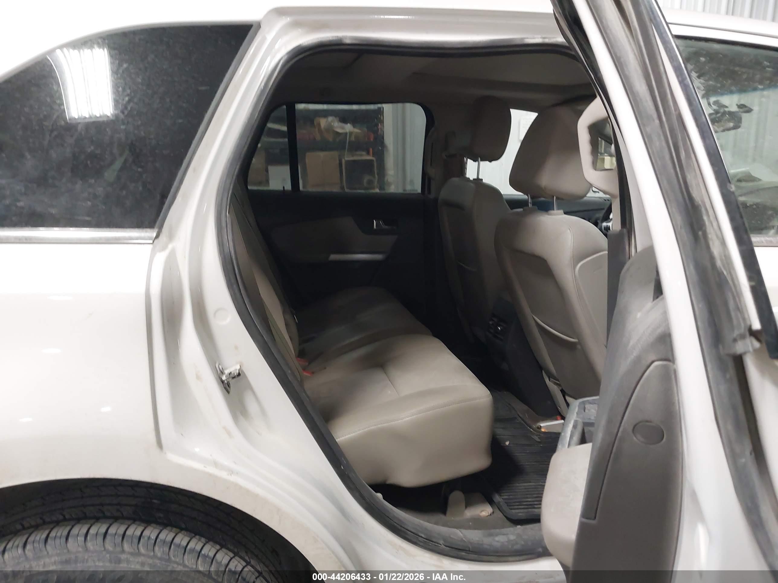 FORD EDGE image 8
