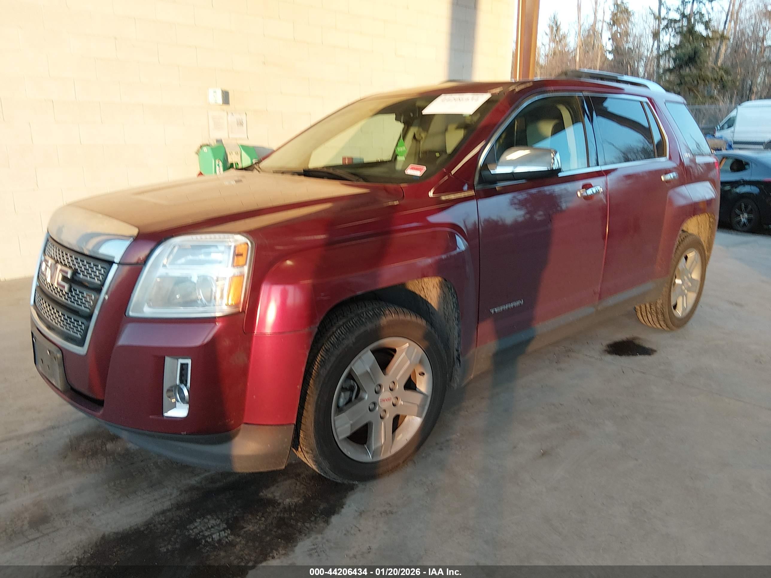 GMC TERRAIN image 2