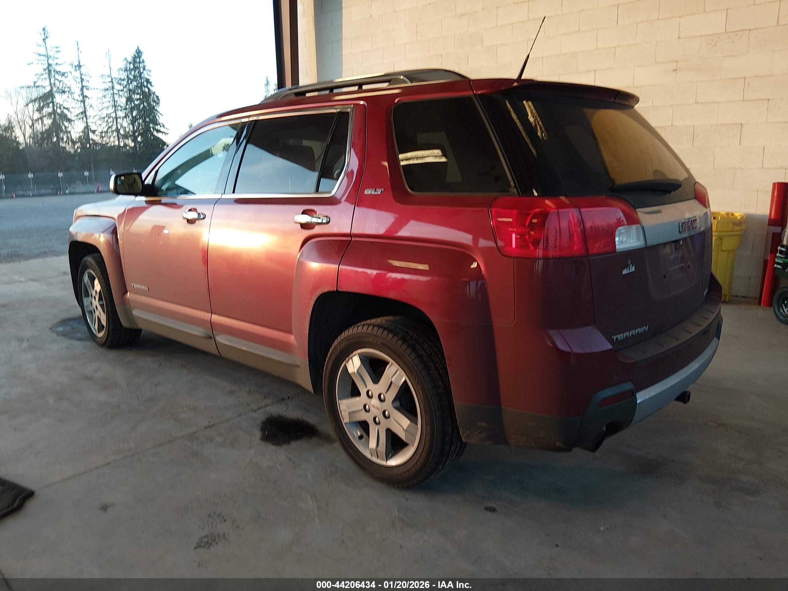 GMC TERRAIN image 3