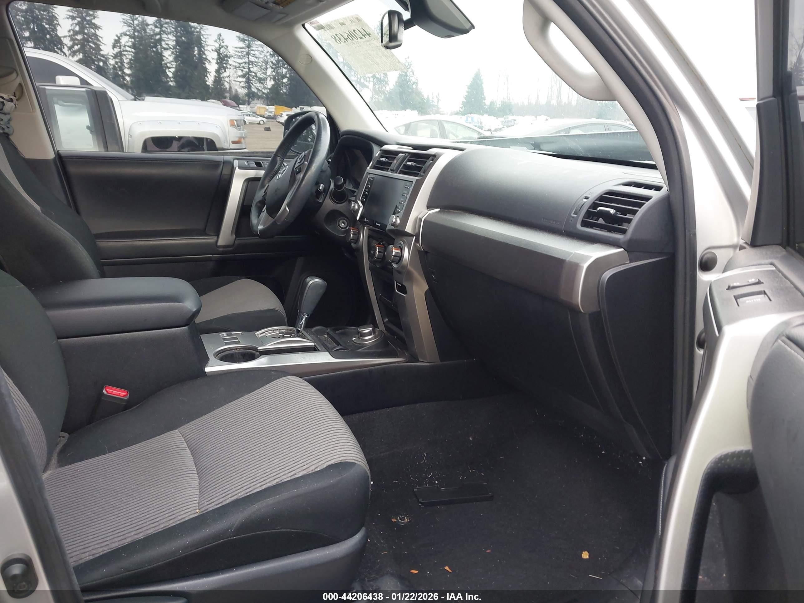 TOYOTA 4RUNNER image 5