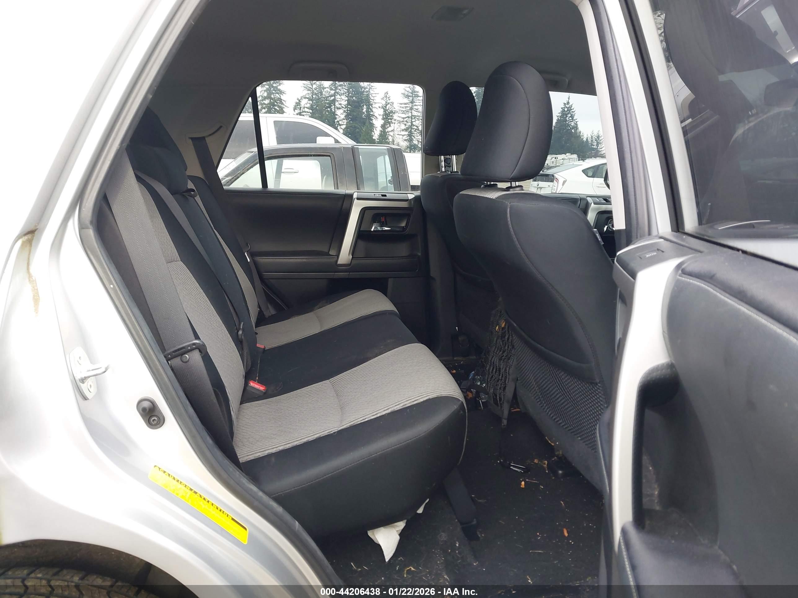 TOYOTA 4RUNNER image 8