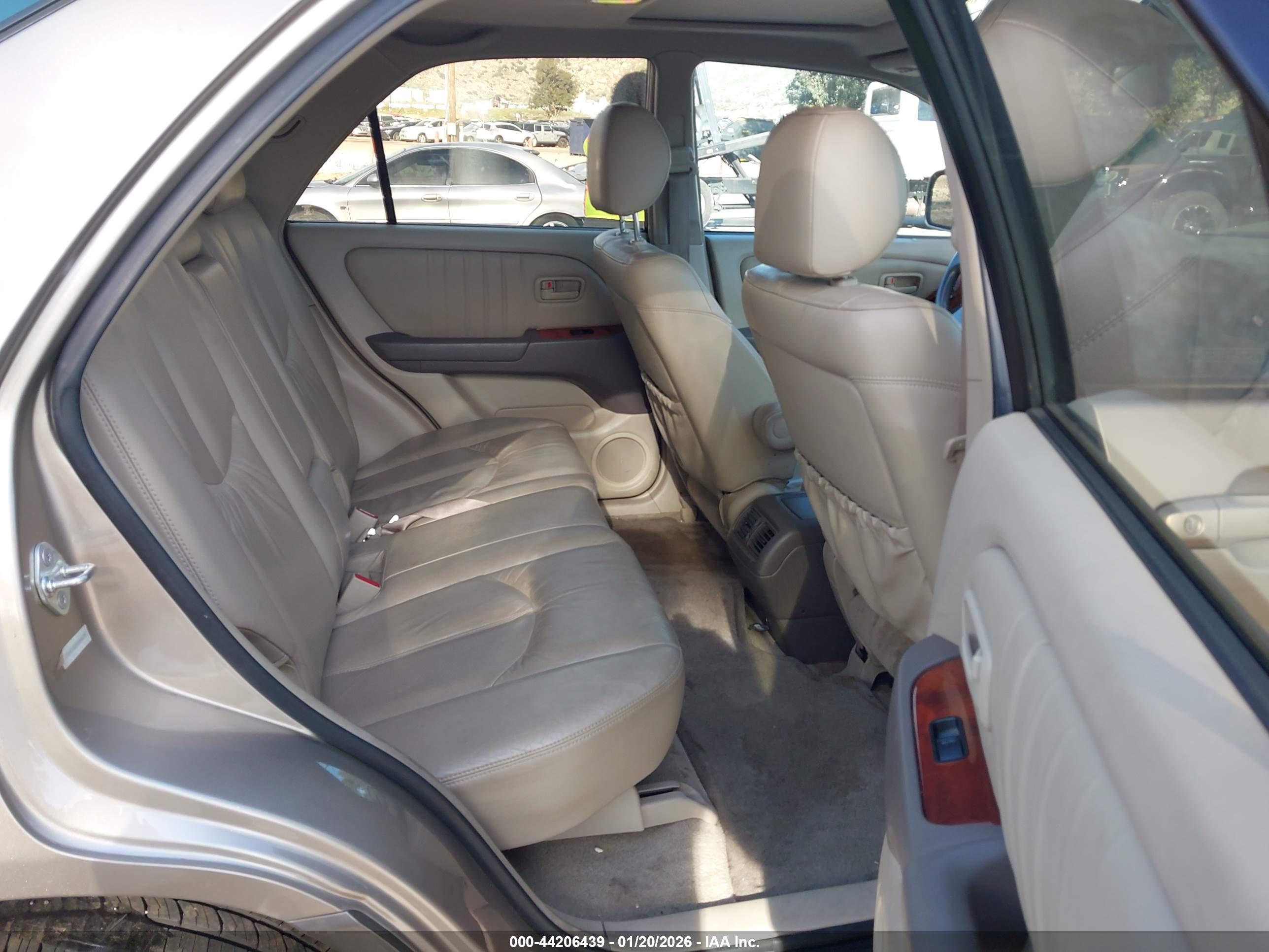 LEXUS RX image 8