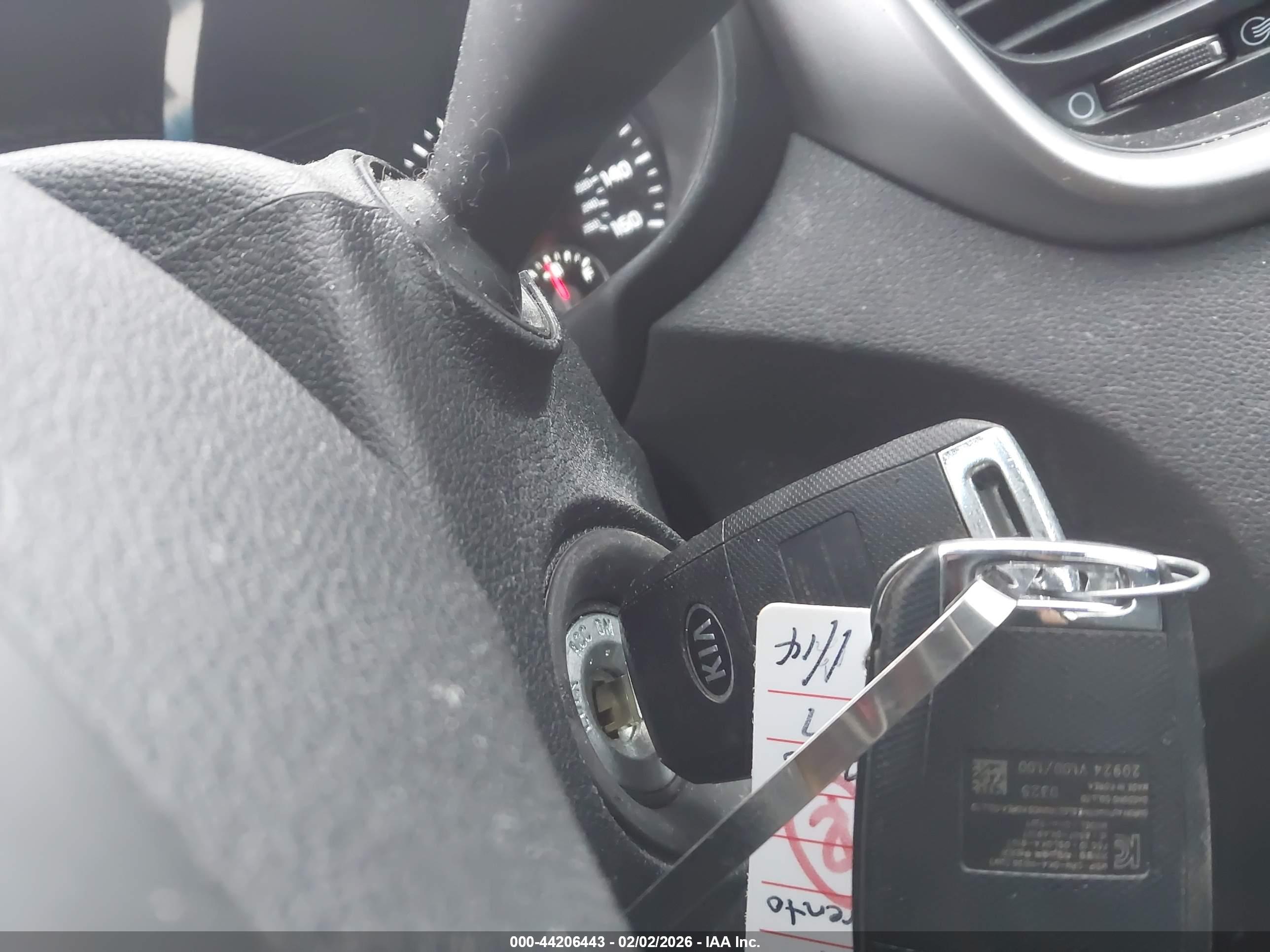 KIA SORENTO image 11