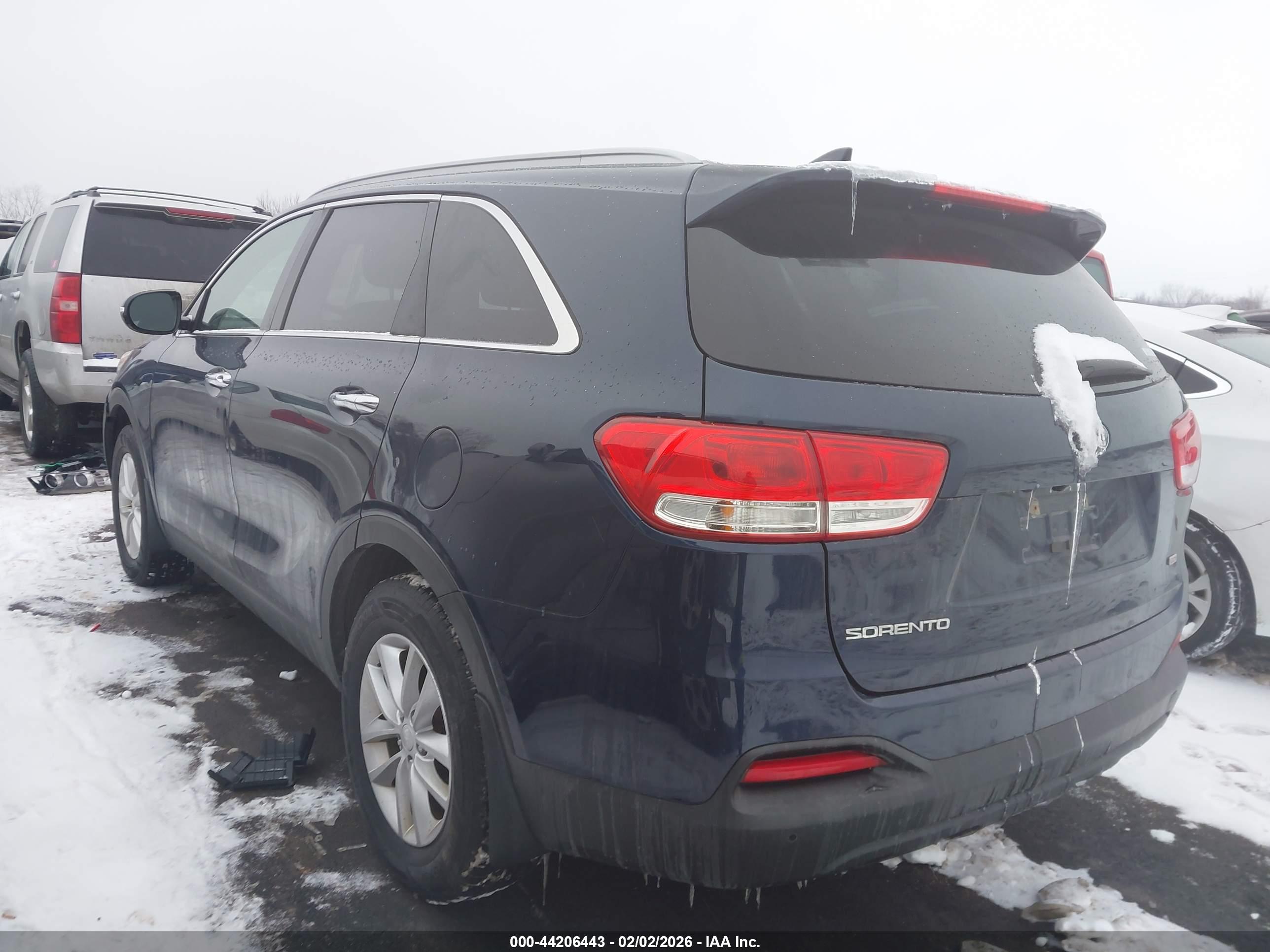 KIA SORENTO image 3