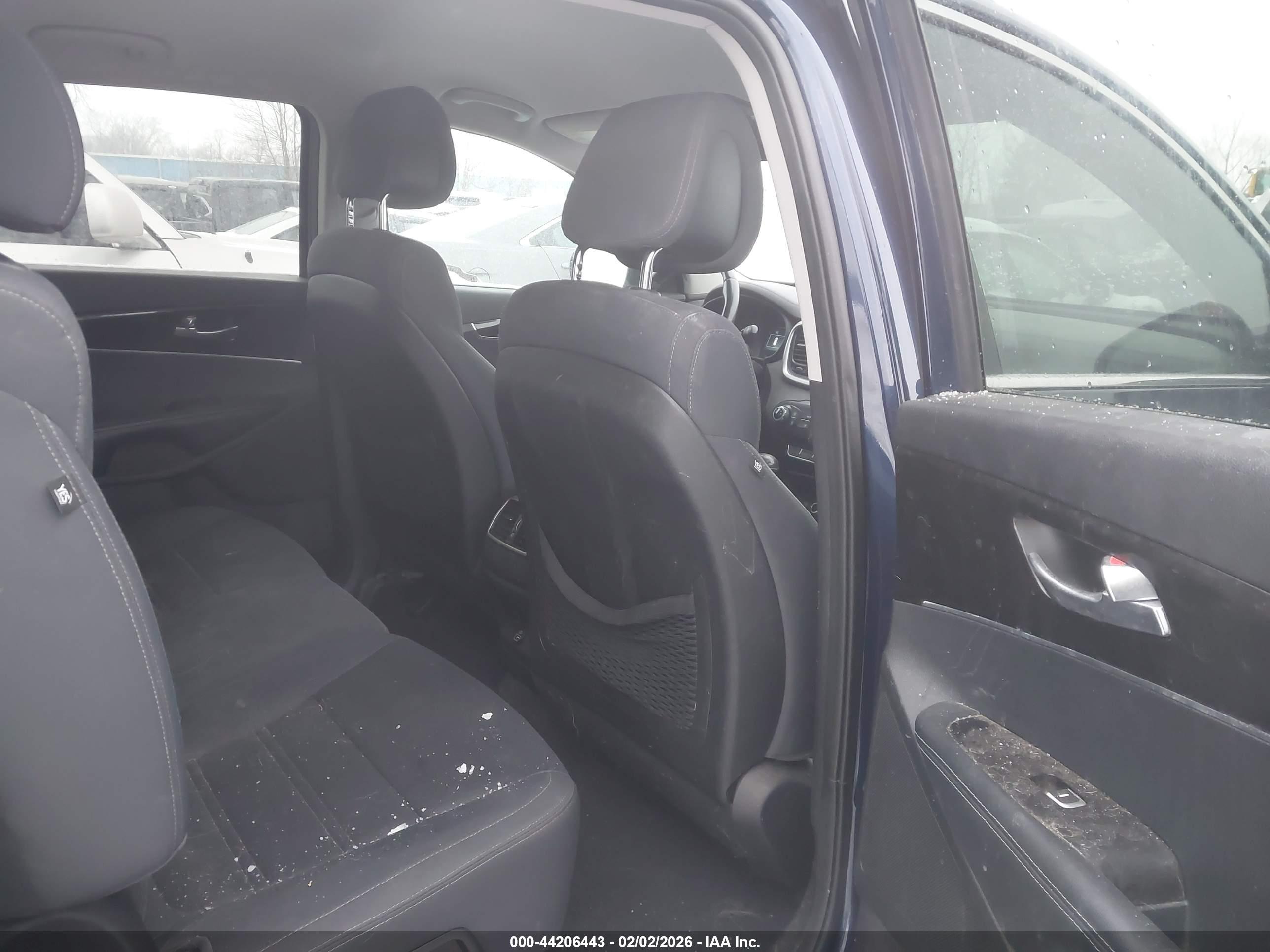 KIA SORENTO image 8