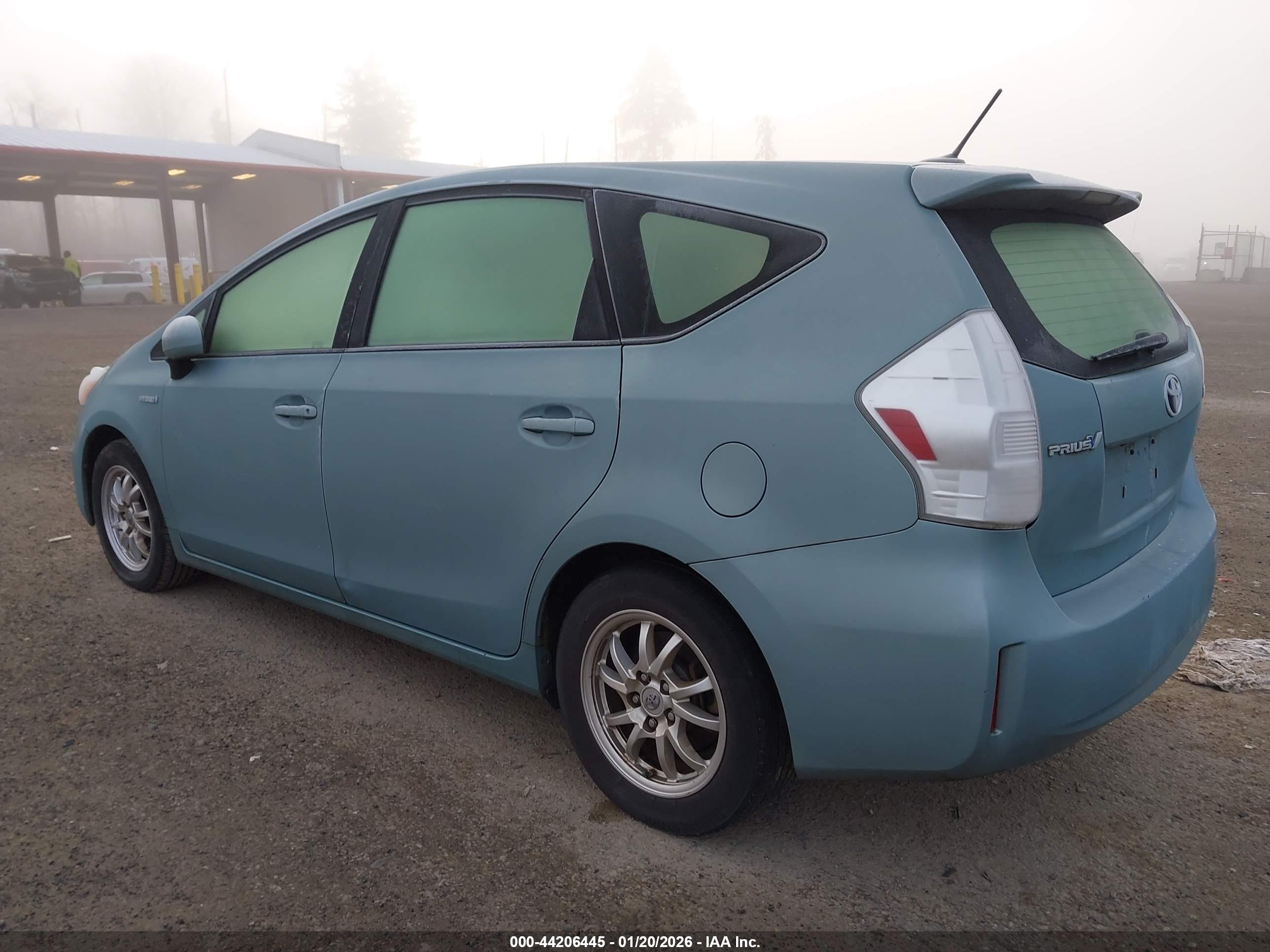 TOYOTA PRIUS image 3