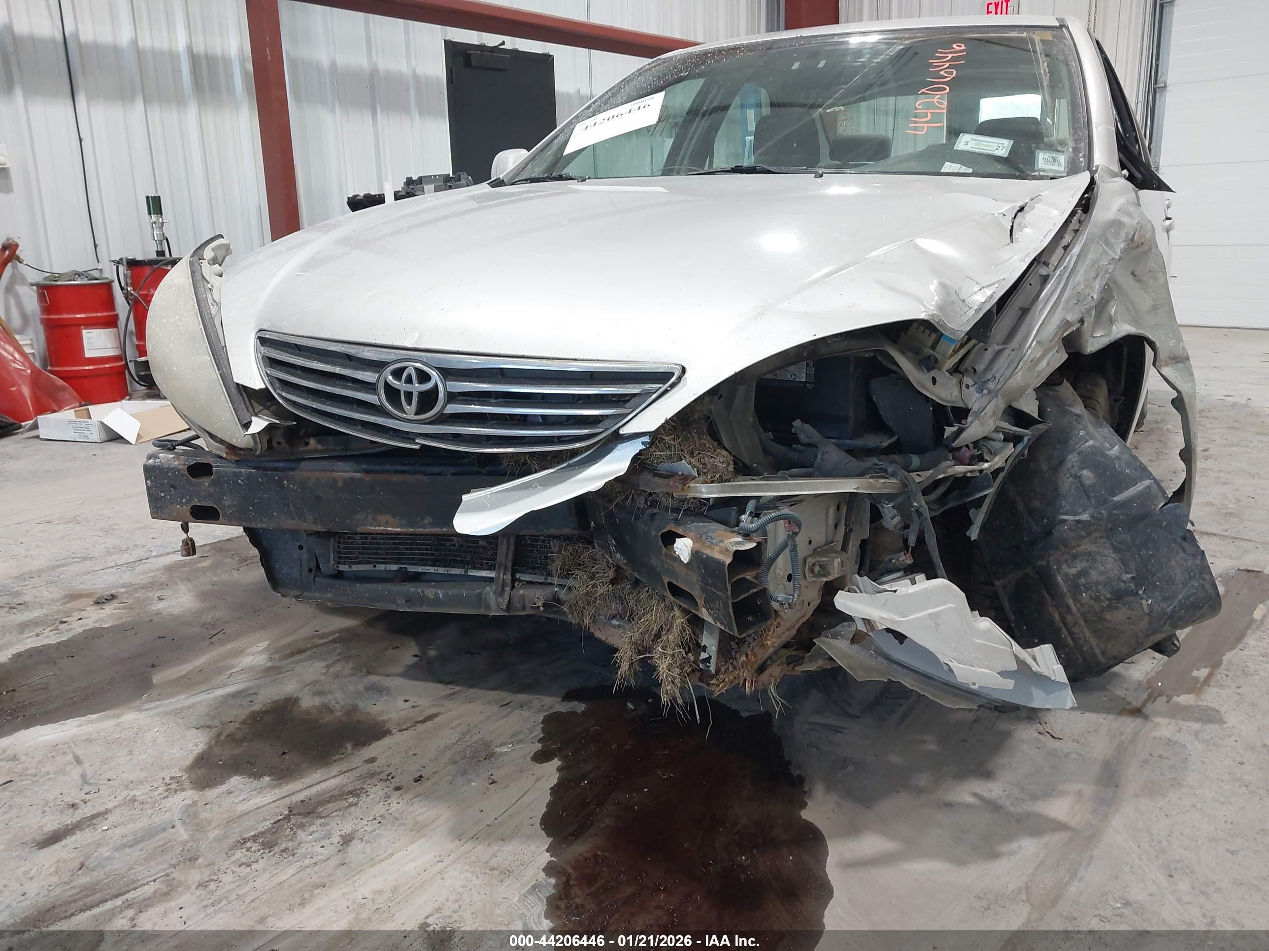 TOYOTA CAMRY image 6