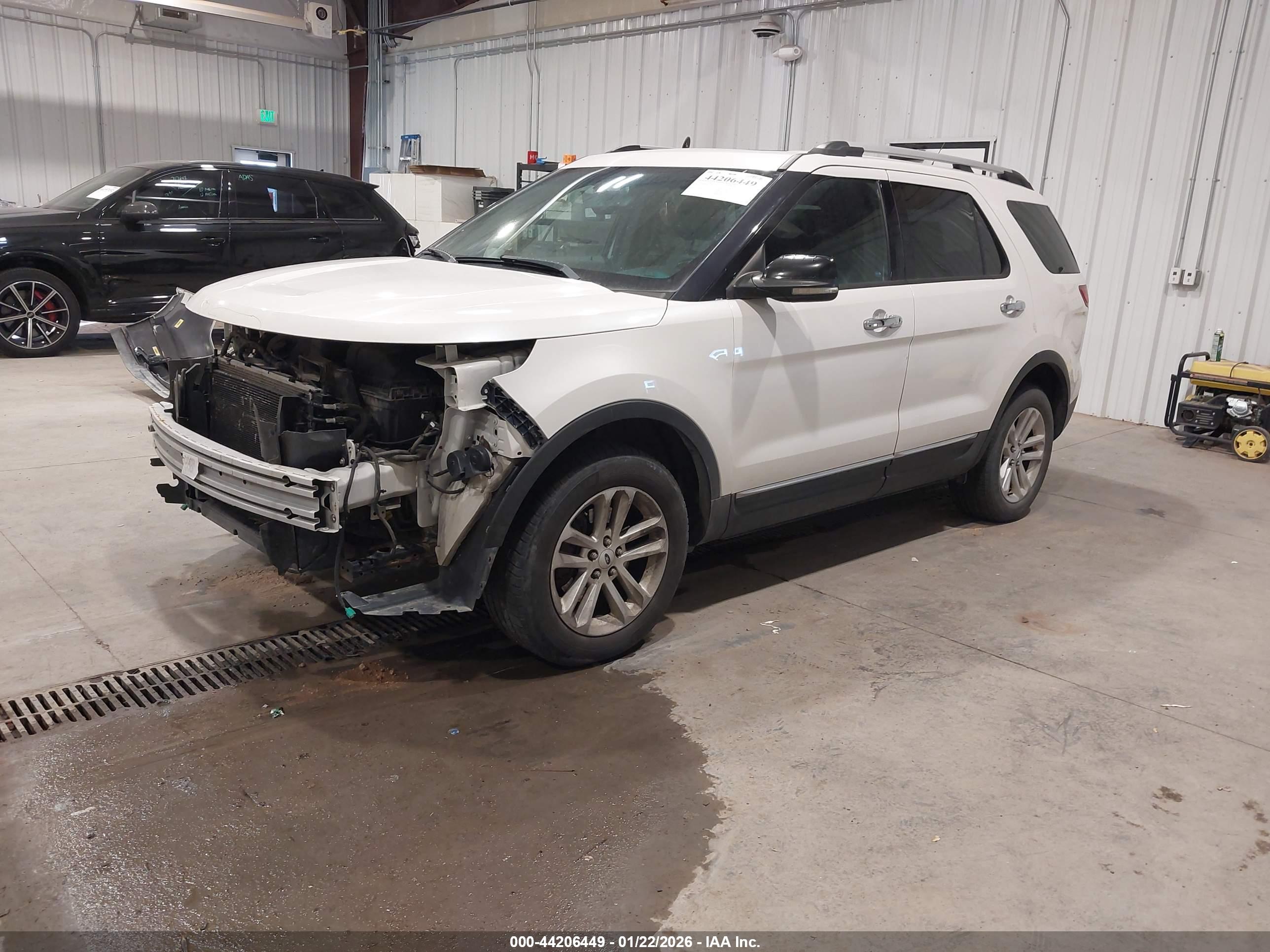 FORD EXPLORER image 2