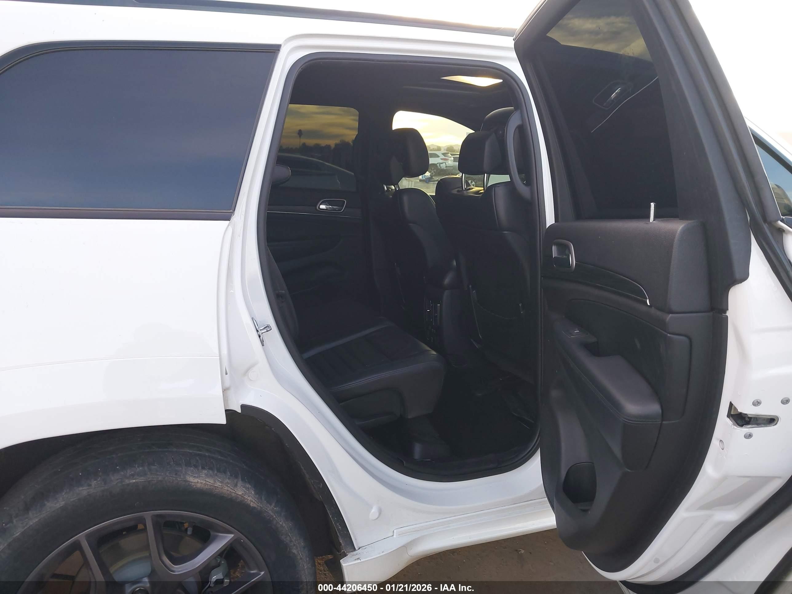 JEEP GRAND image 8