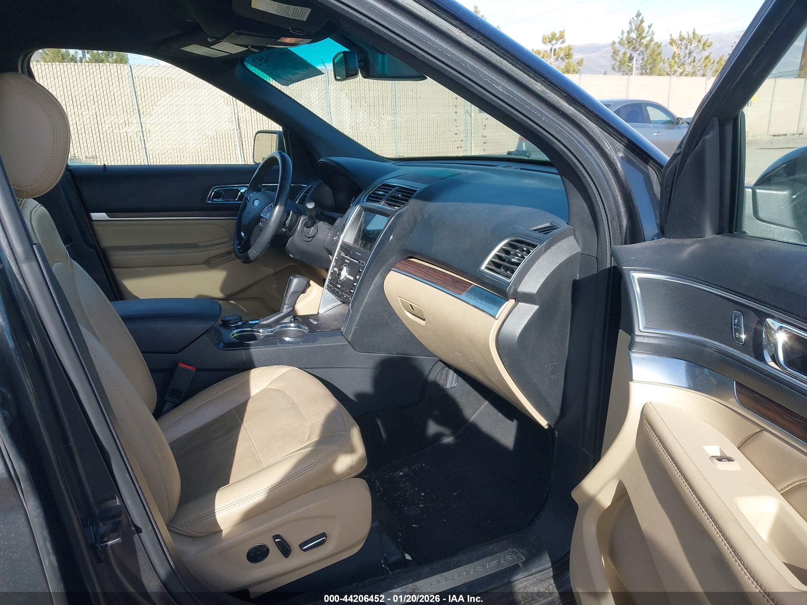 FORD EXPLORER image 5