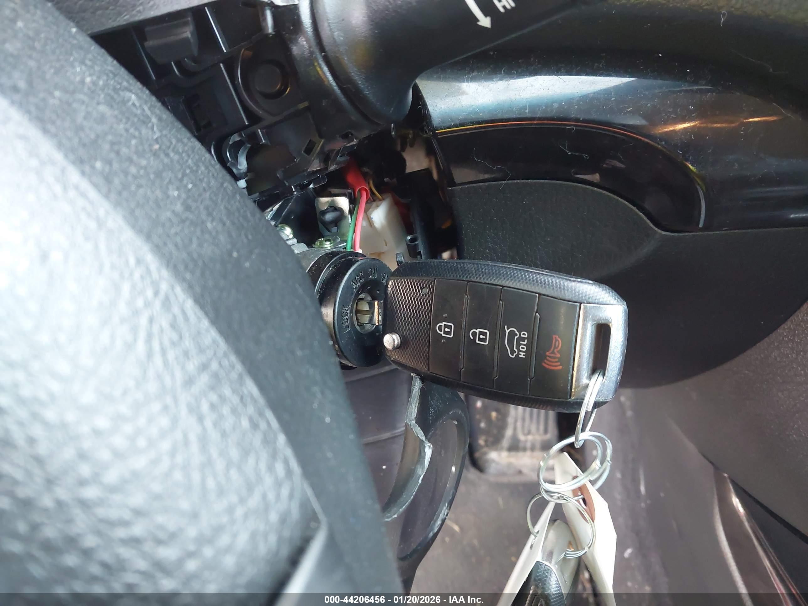 KIA SORENTO image 11