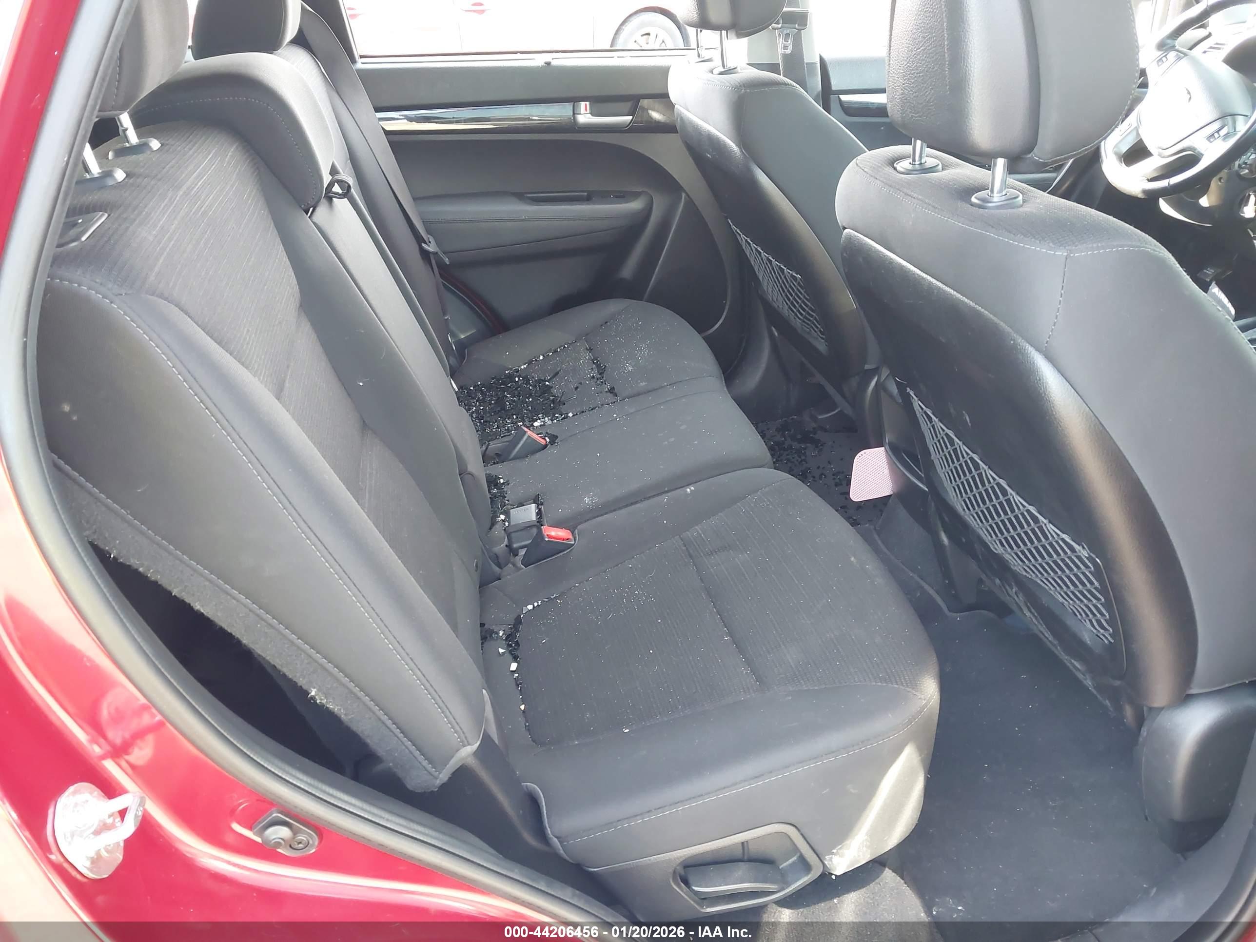 KIA SORENTO image 8