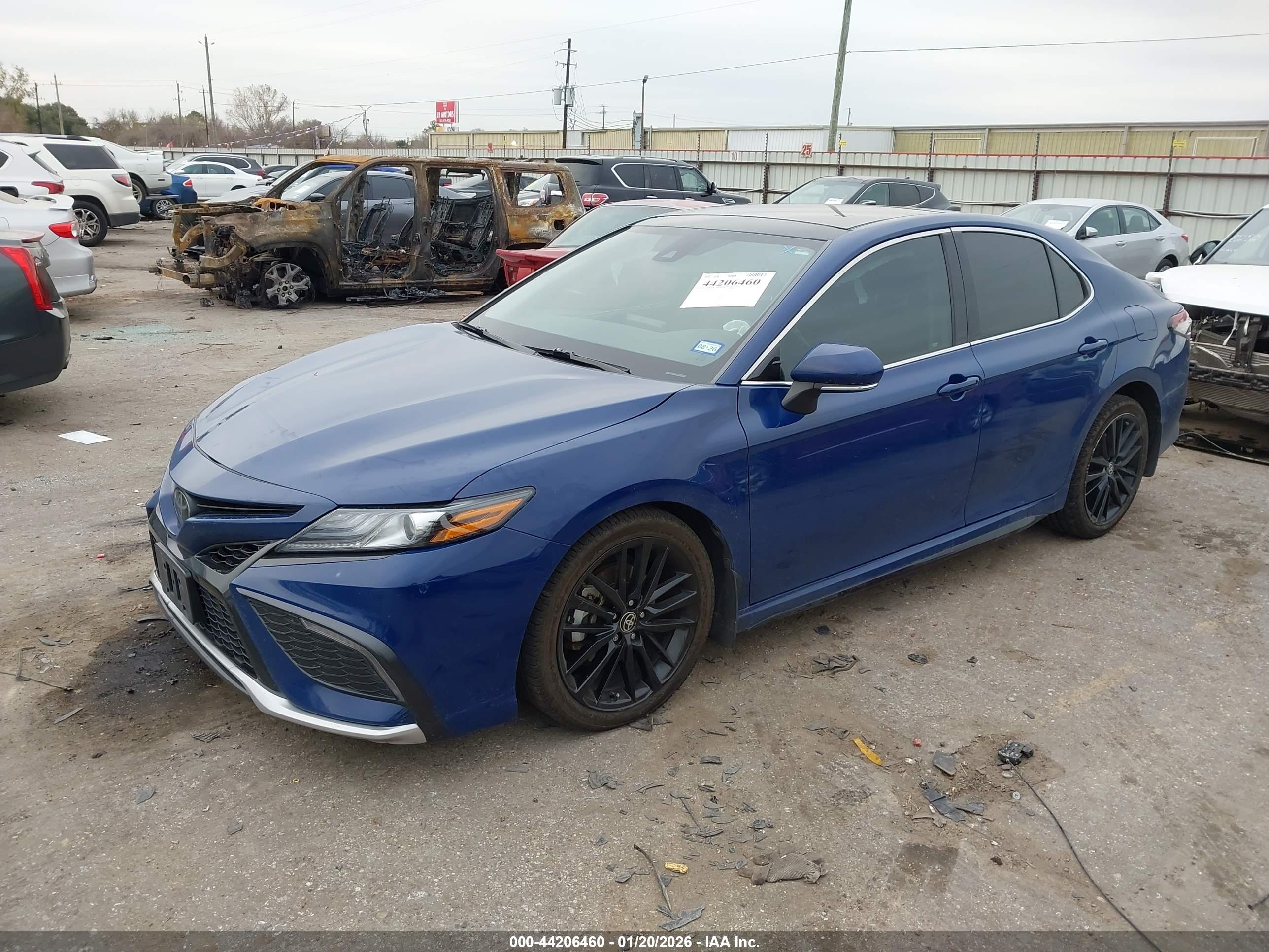 TOYOTA CAMRY image 2