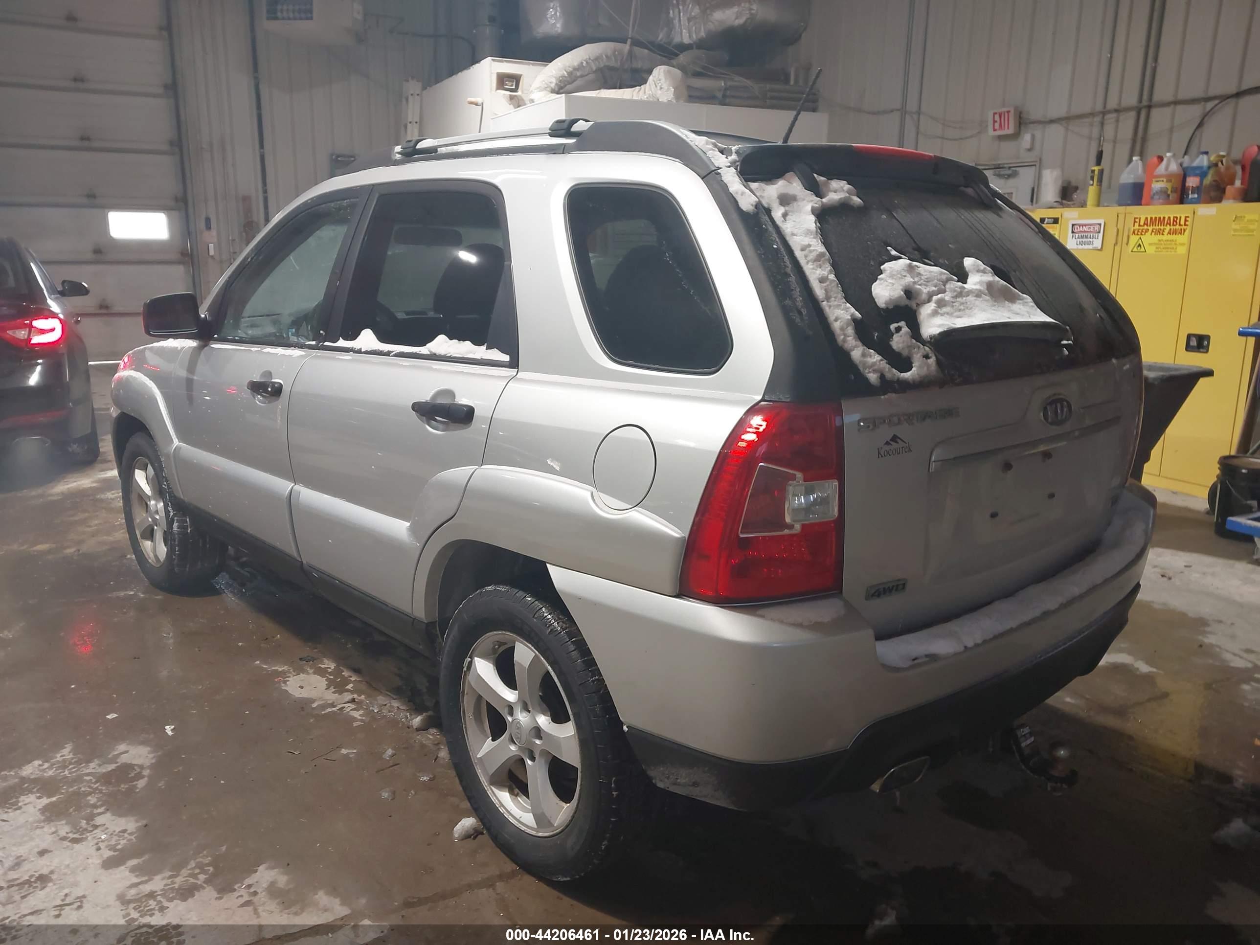 KIA SPORTAGE image 3