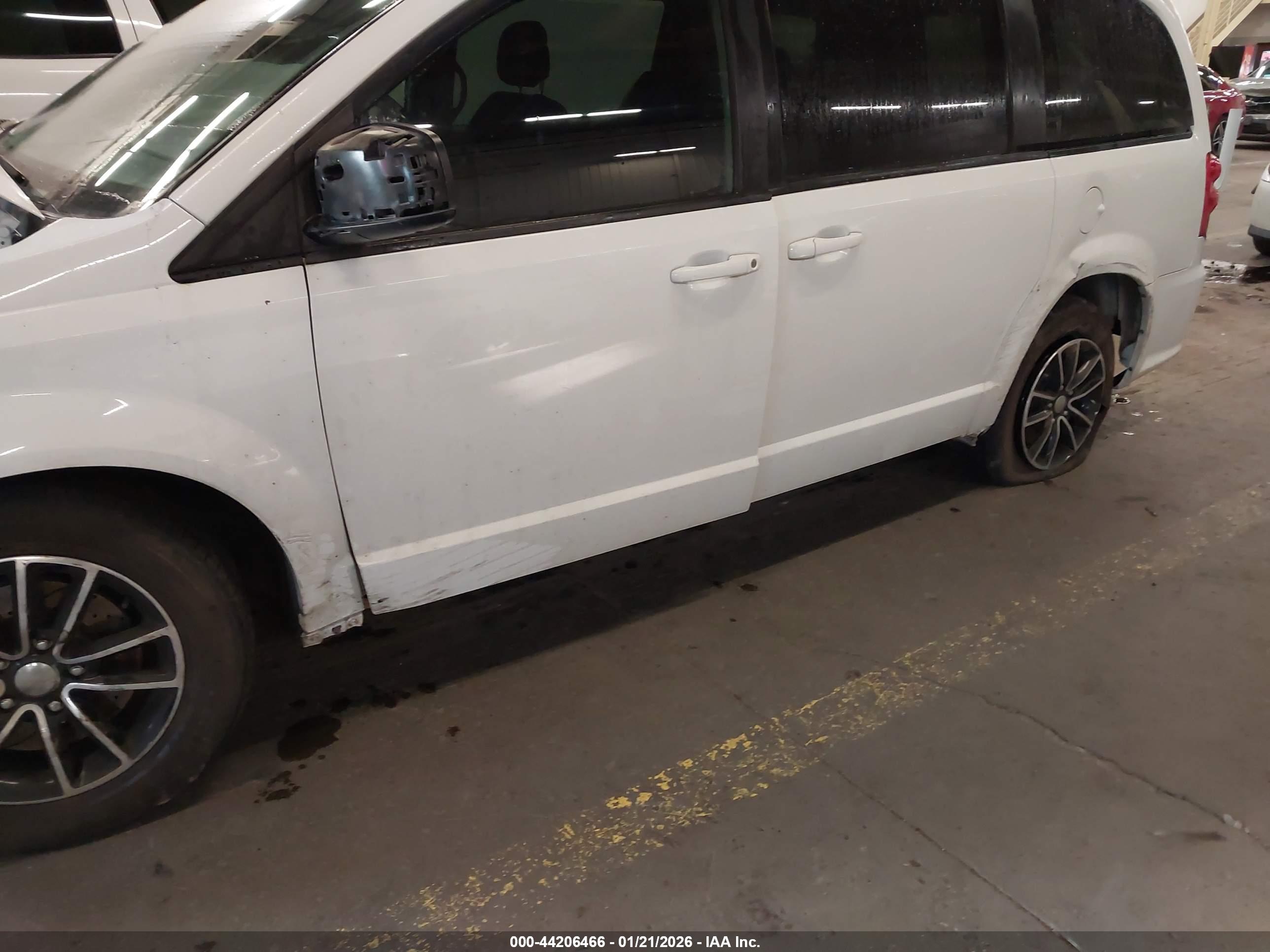 DODGE GRAND image 6