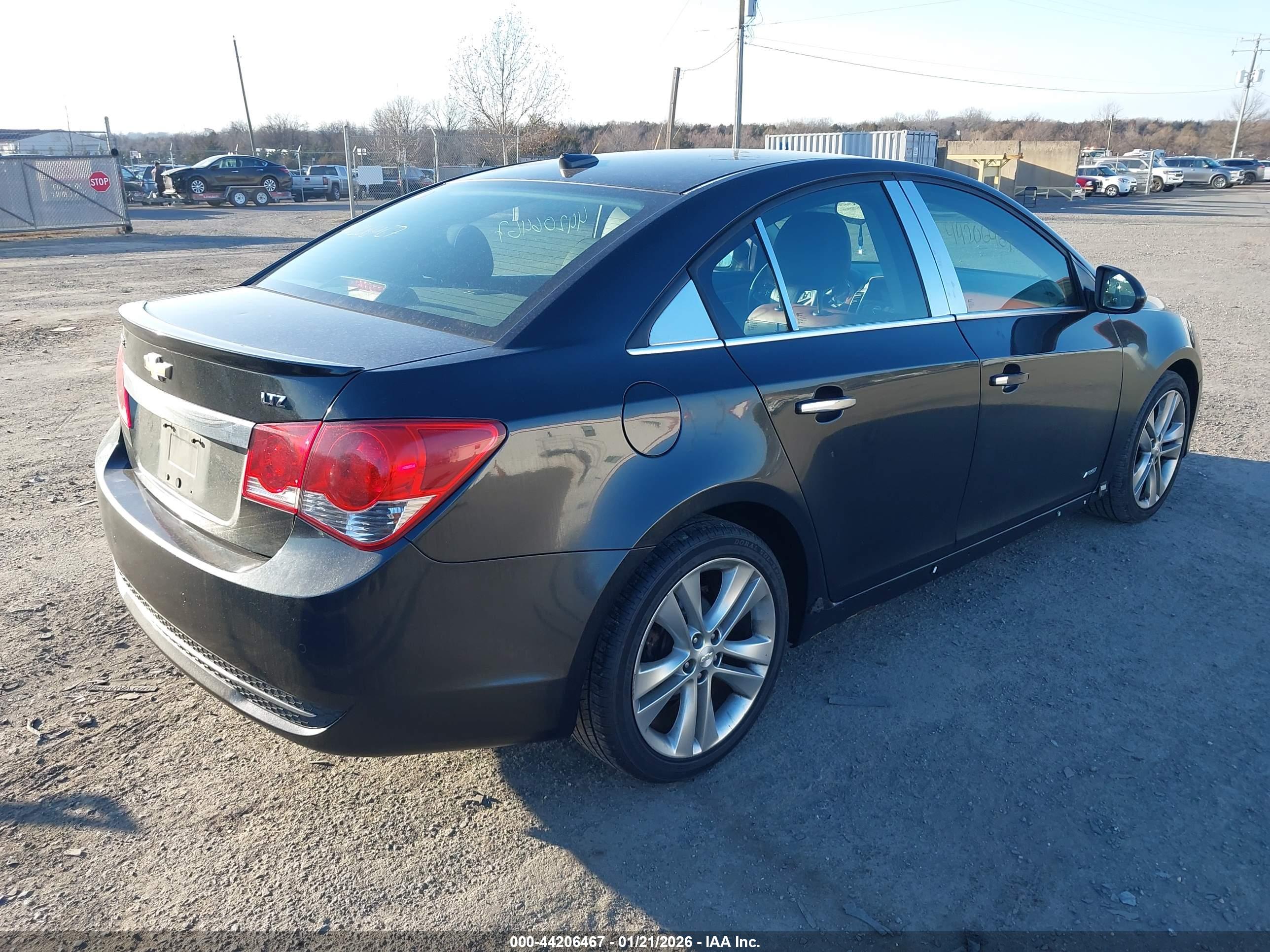 CHEVROLET CRUZE image 4