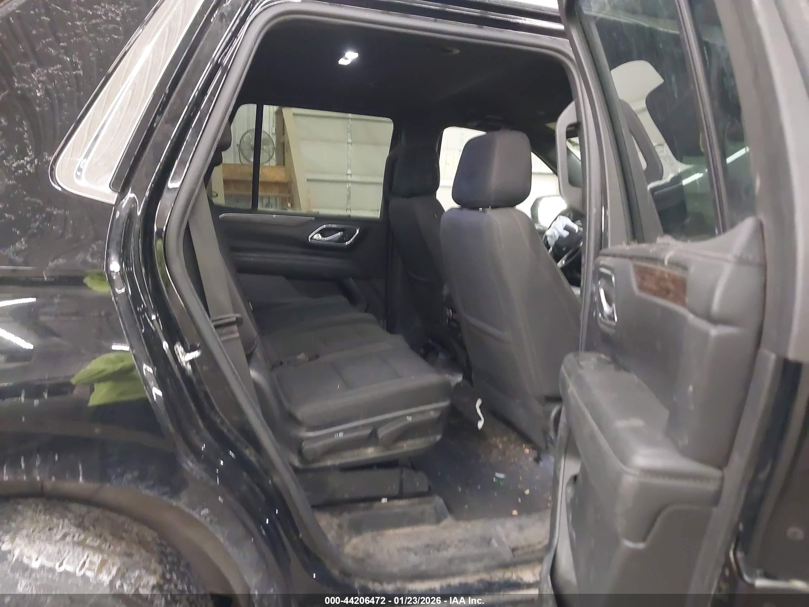CHEVROLET TAHOE image 8