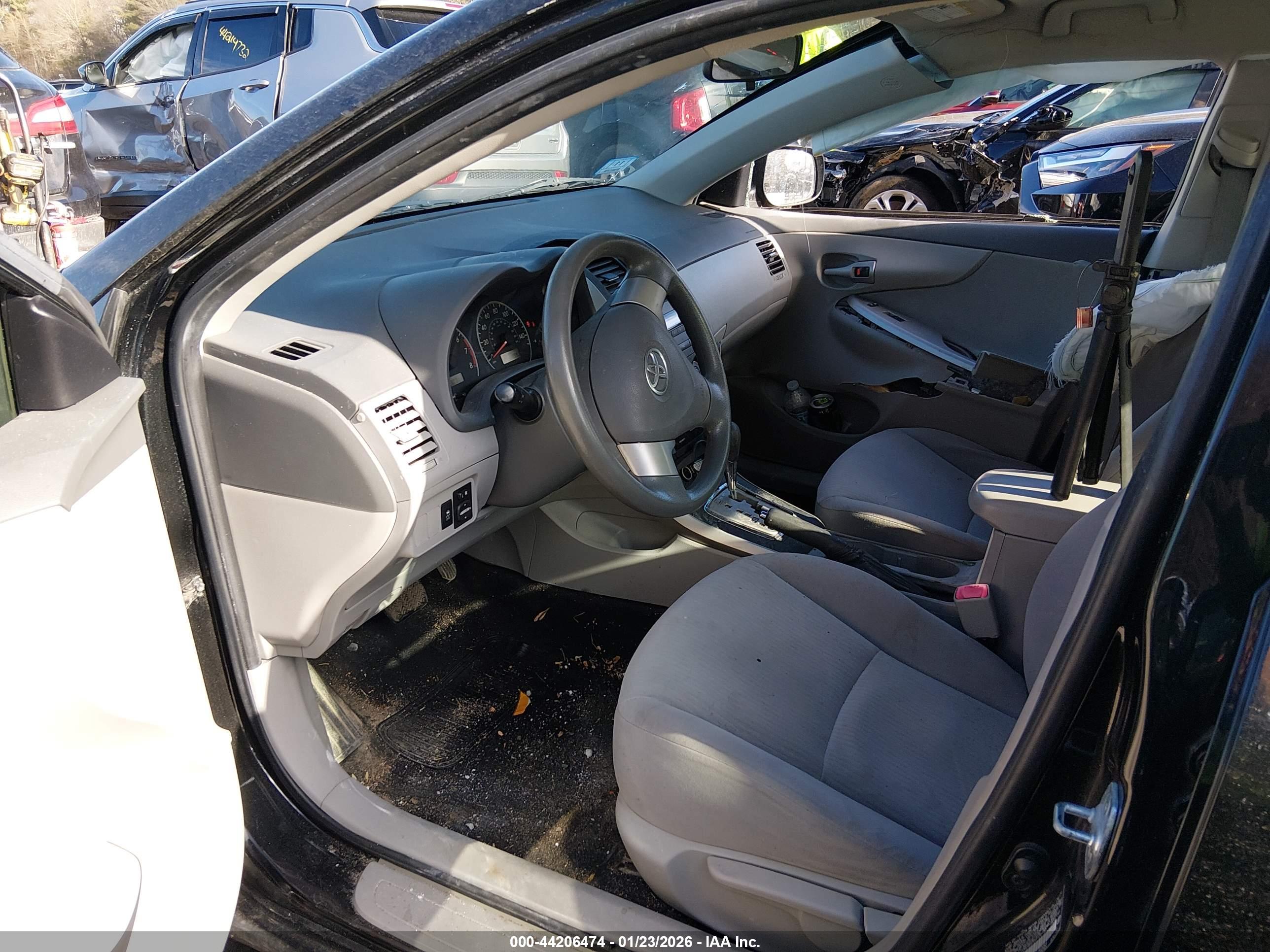 TOYOTA COROLLA image 5