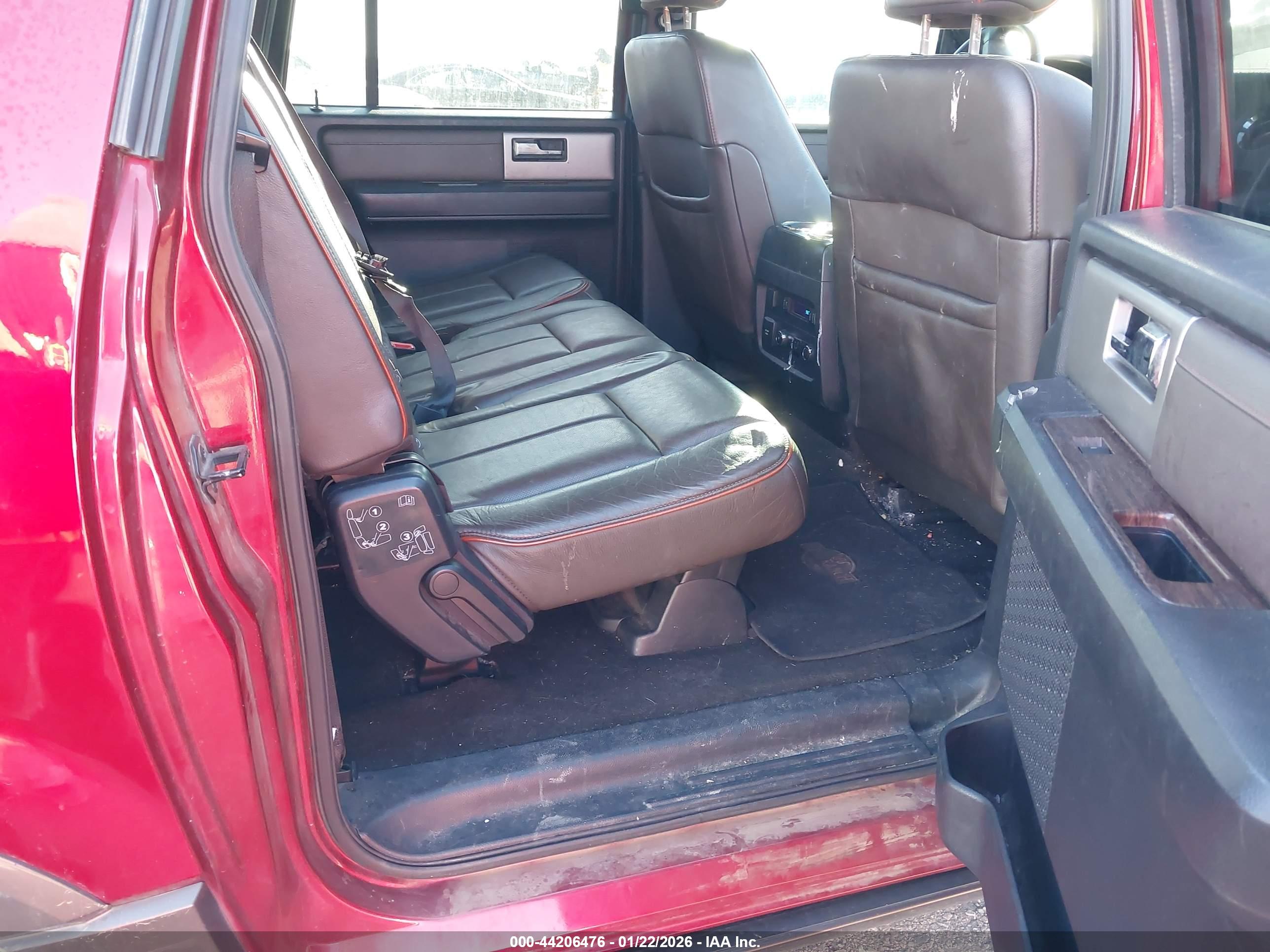 FORD EXPEDITION image 8
