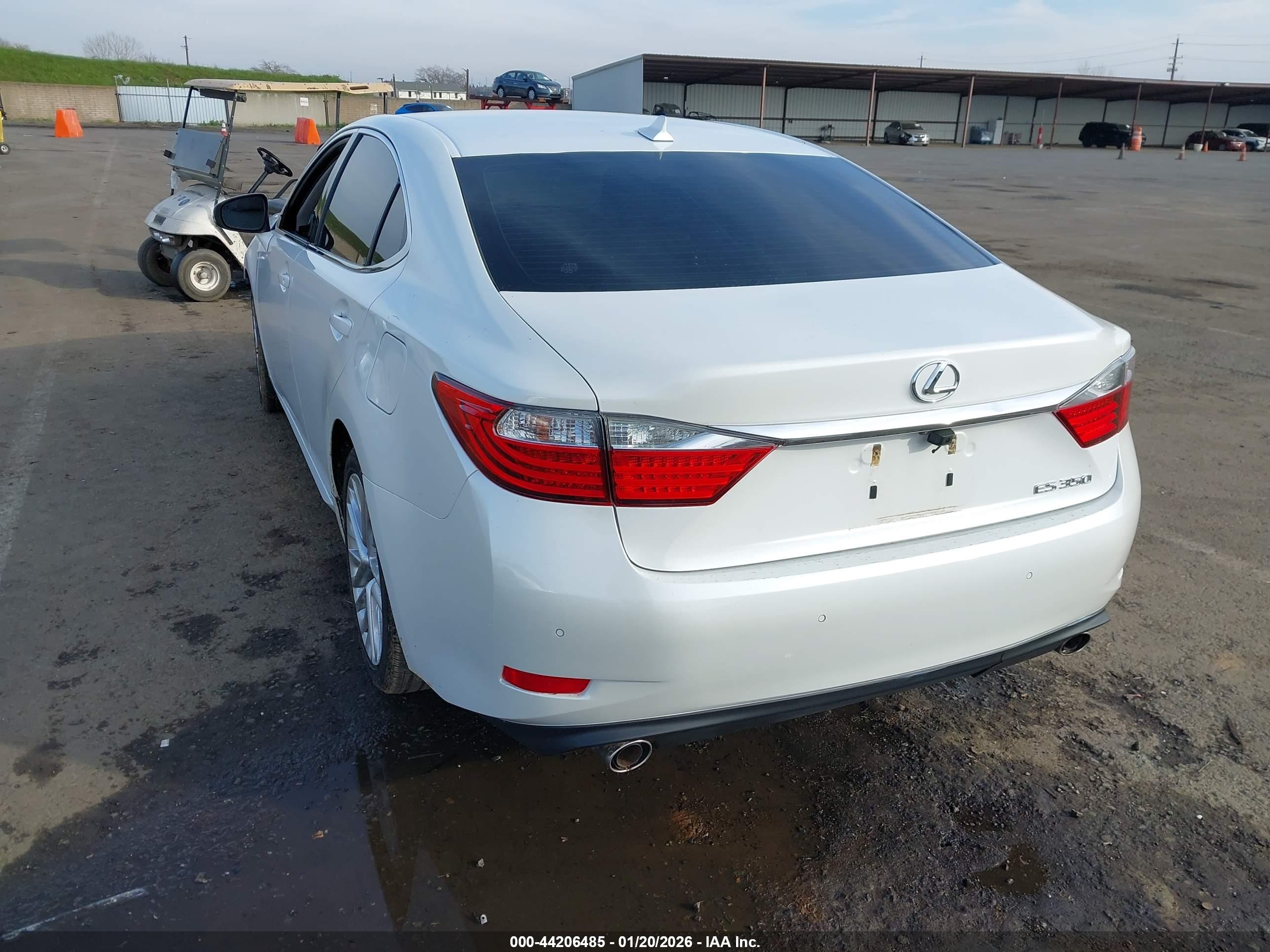 LEXUS ES image 3