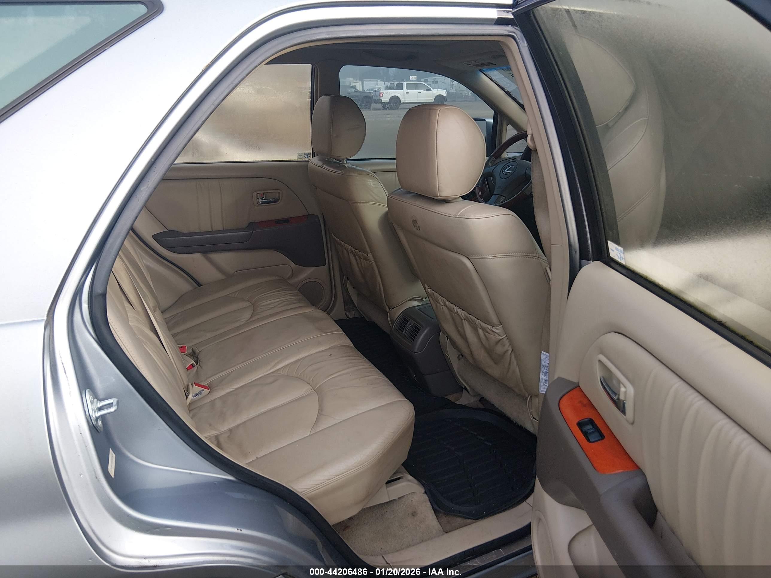 LEXUS RX image 8