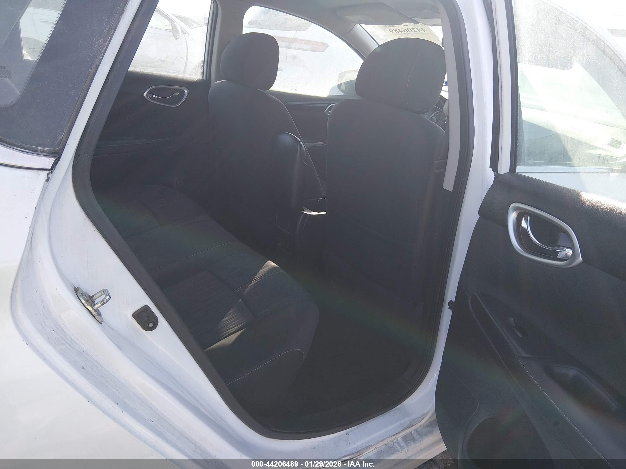 NISSAN SENTRA image 8