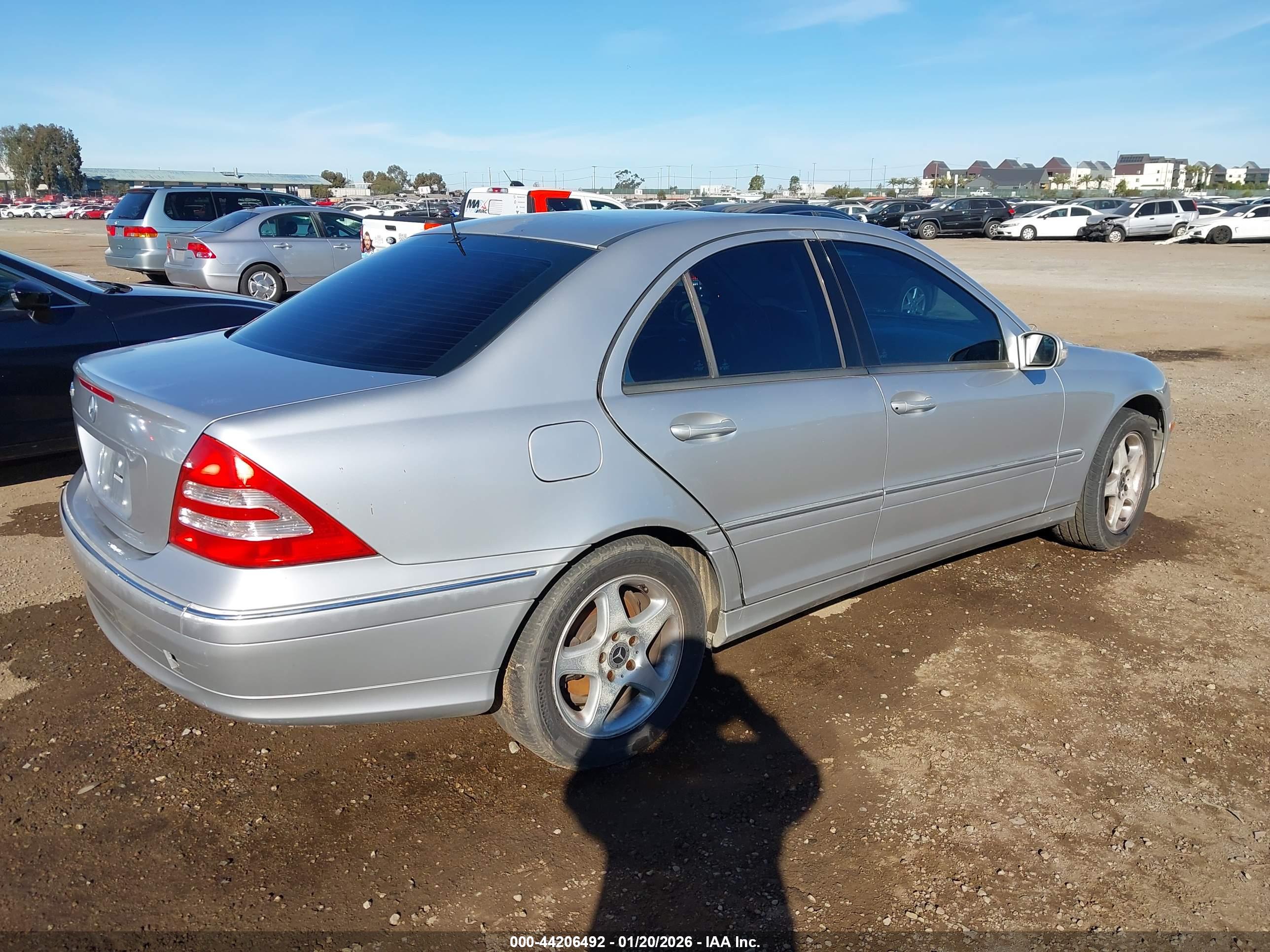 MERCEDES-BENZ C image 4