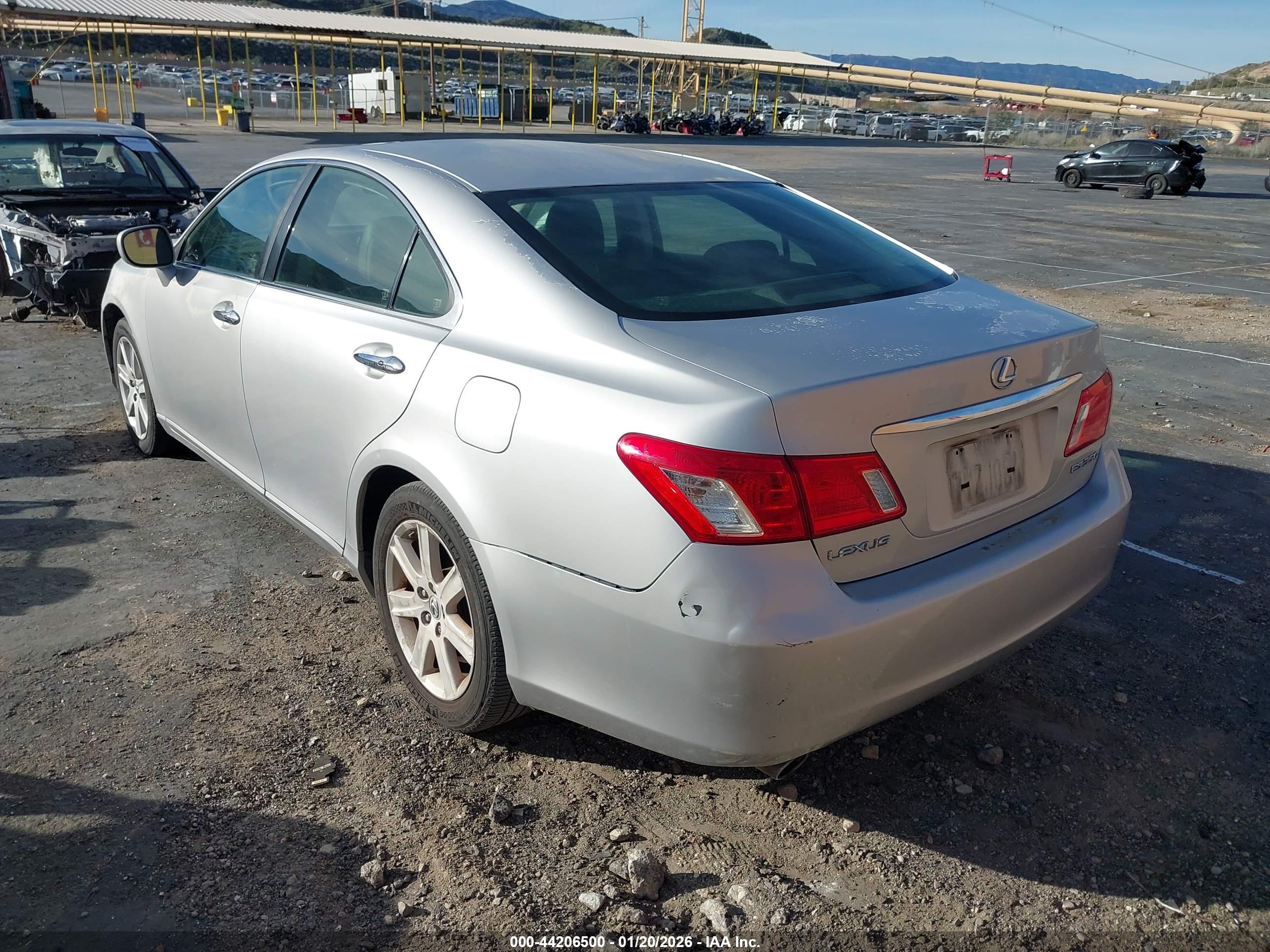 LEXUS ES image 3