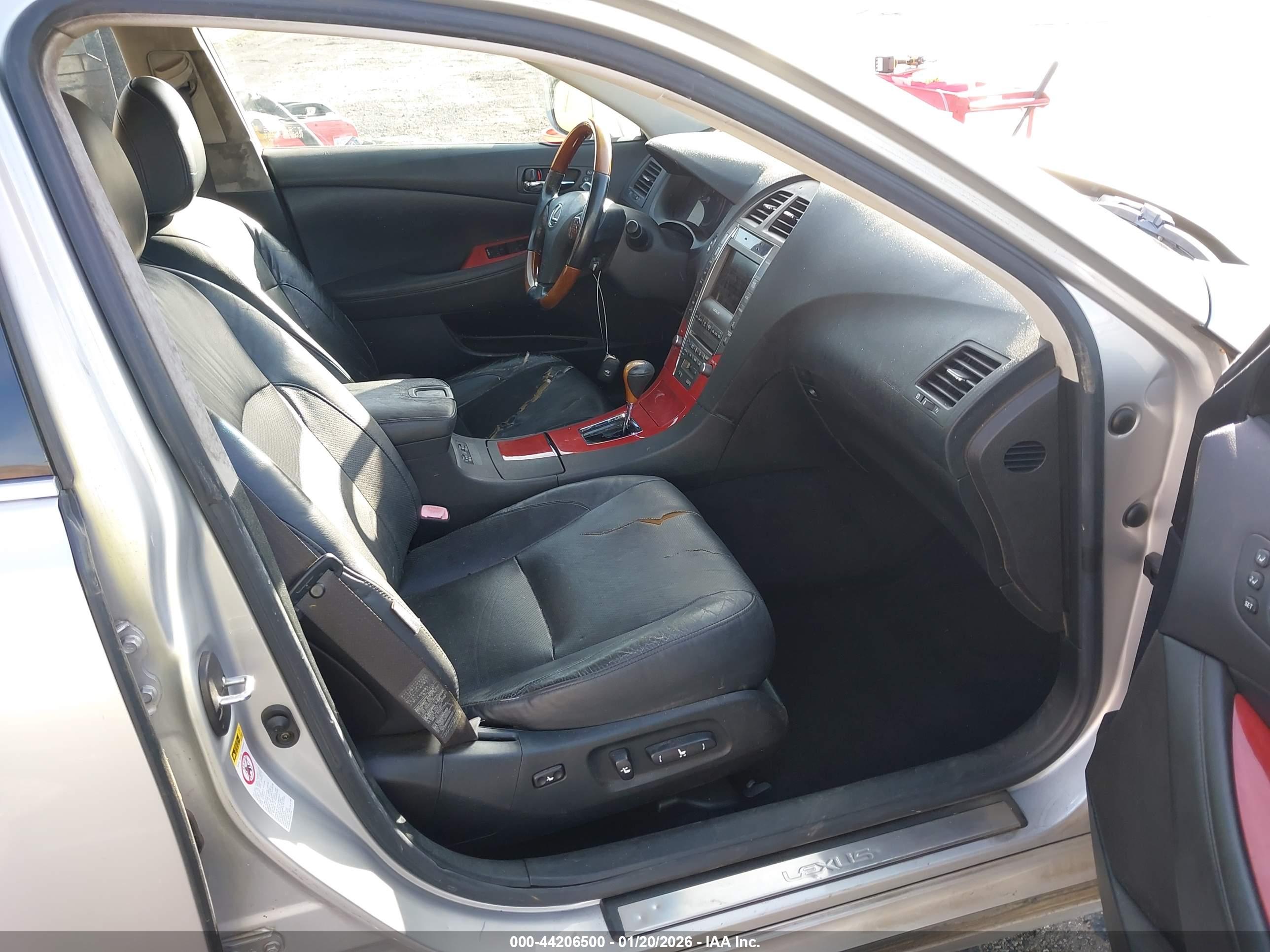 LEXUS ES image 5