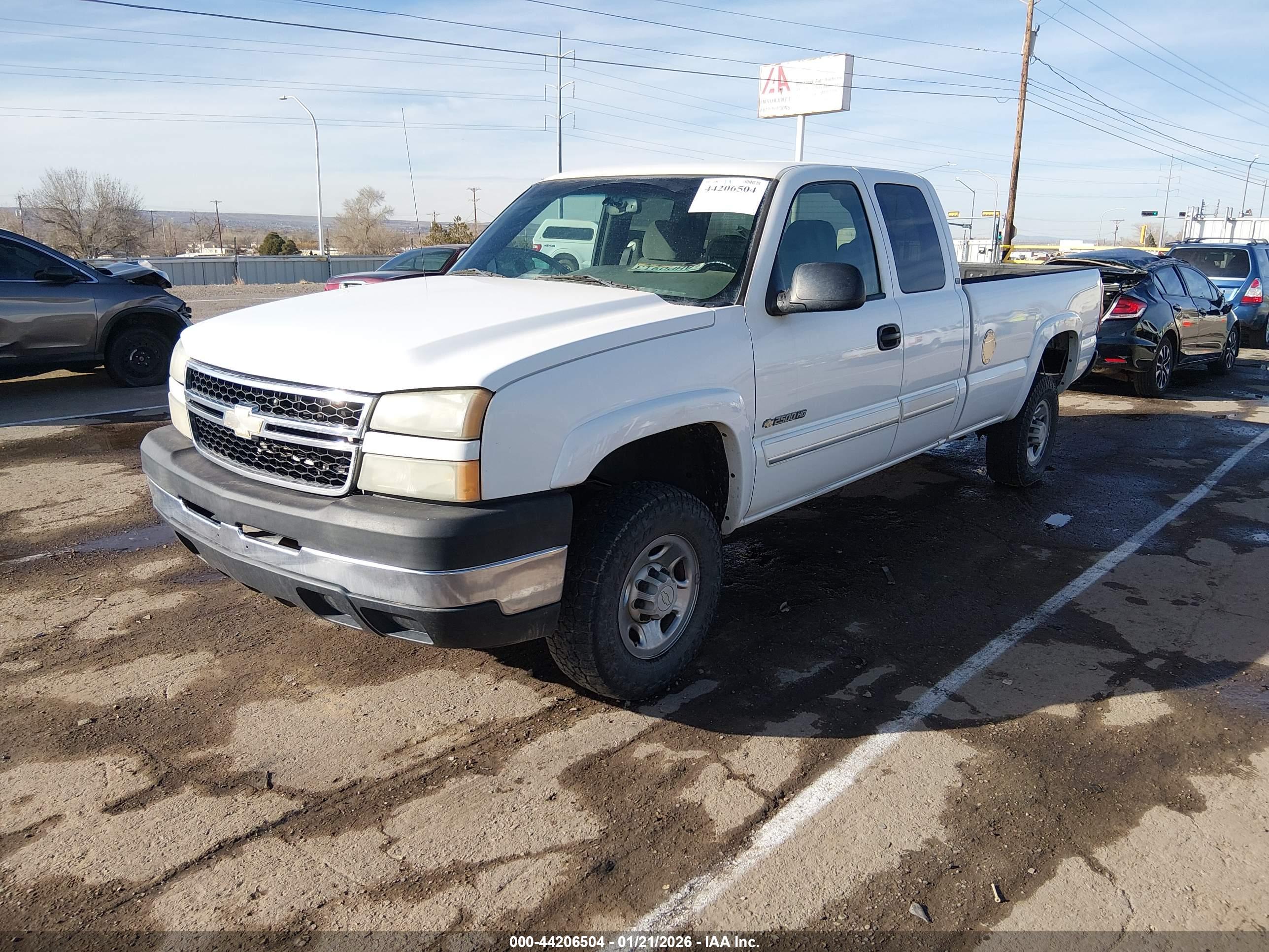 CHEVROLET SILVERADO image 2