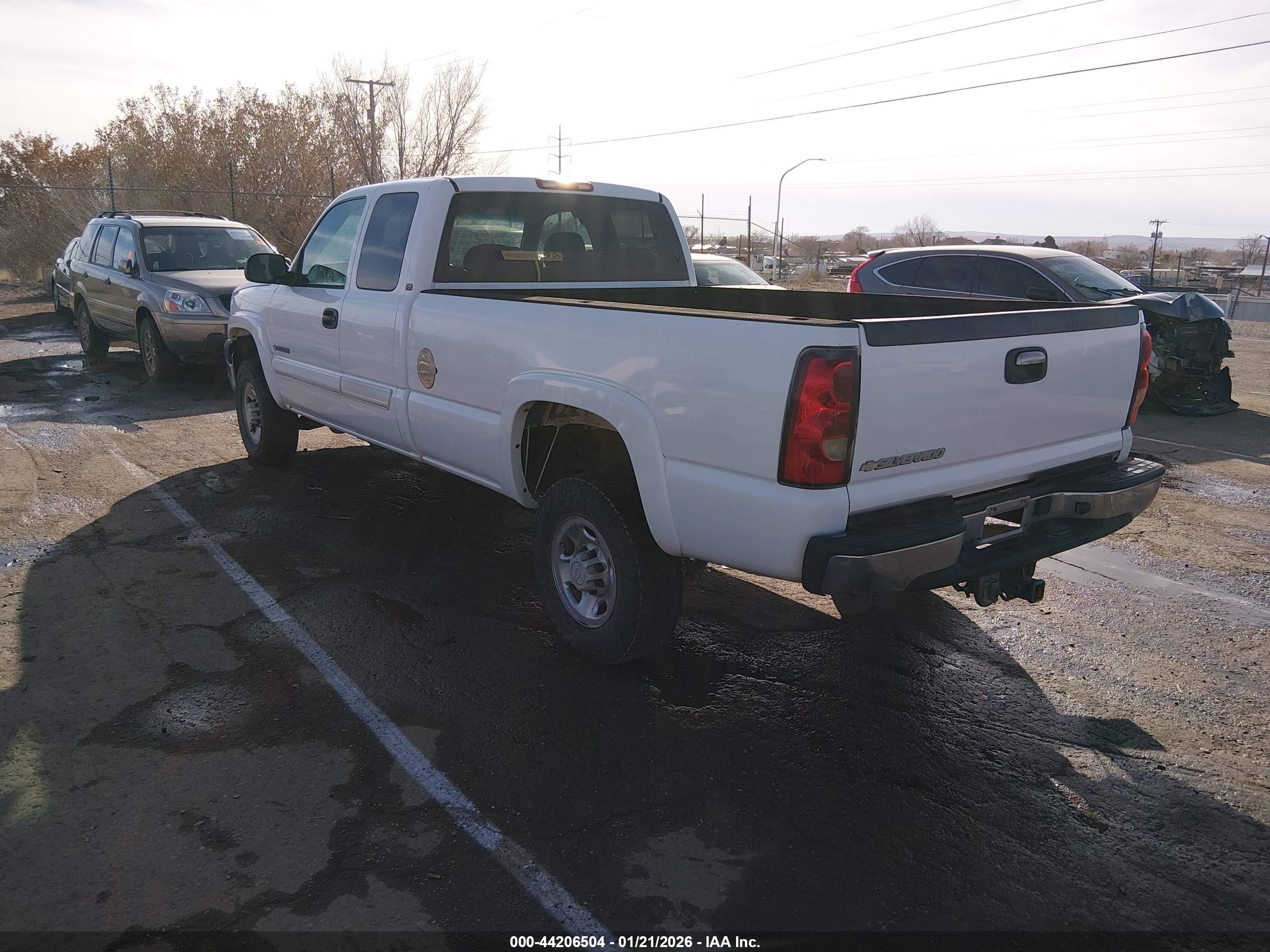 CHEVROLET SILVERADO image 3