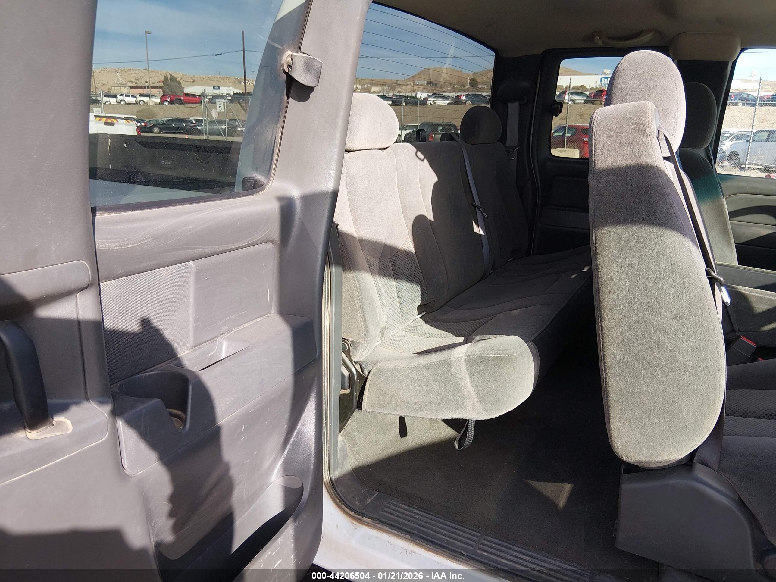 CHEVROLET SILVERADO image 8