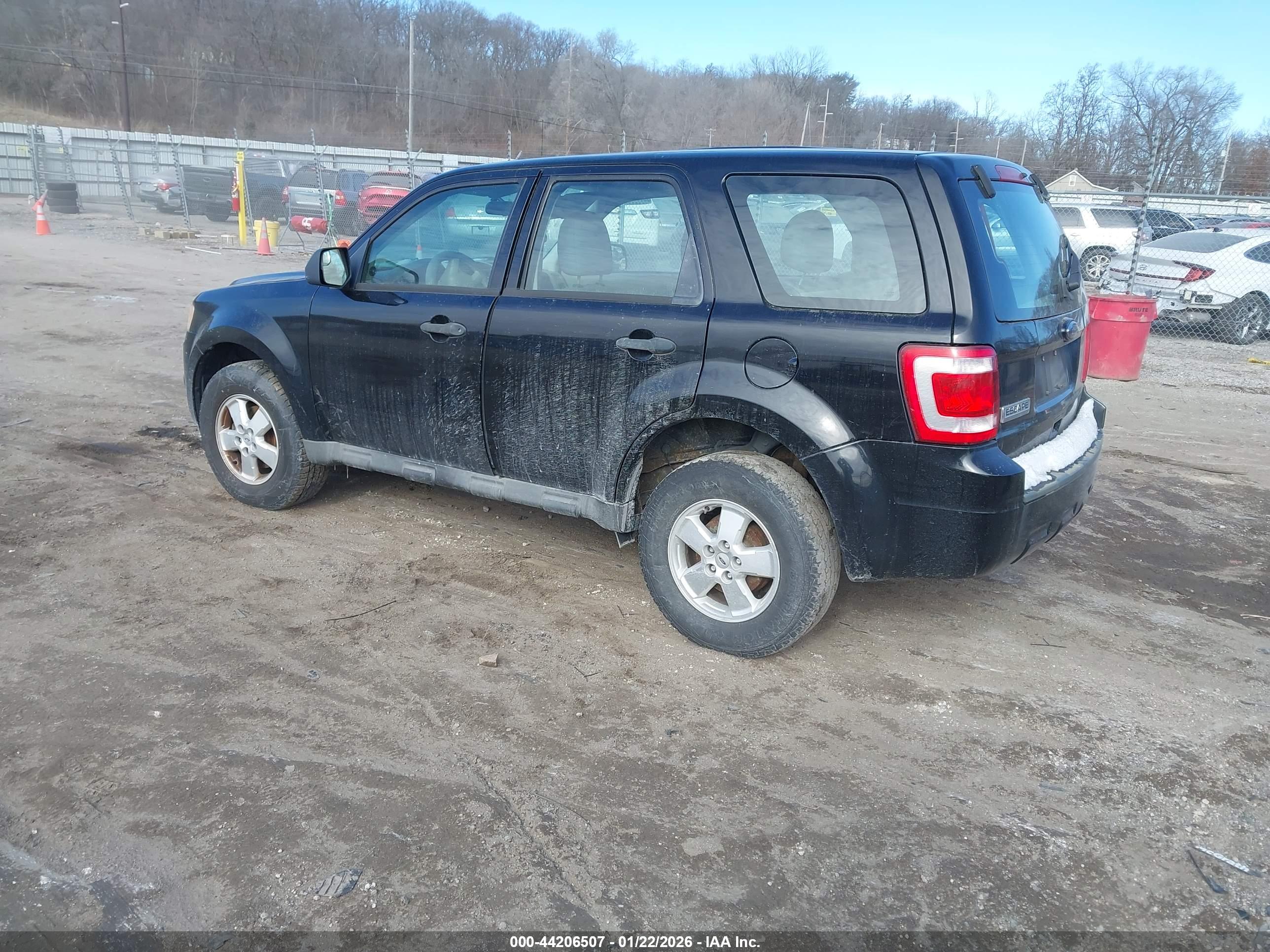 FORD ESCAPE image 3