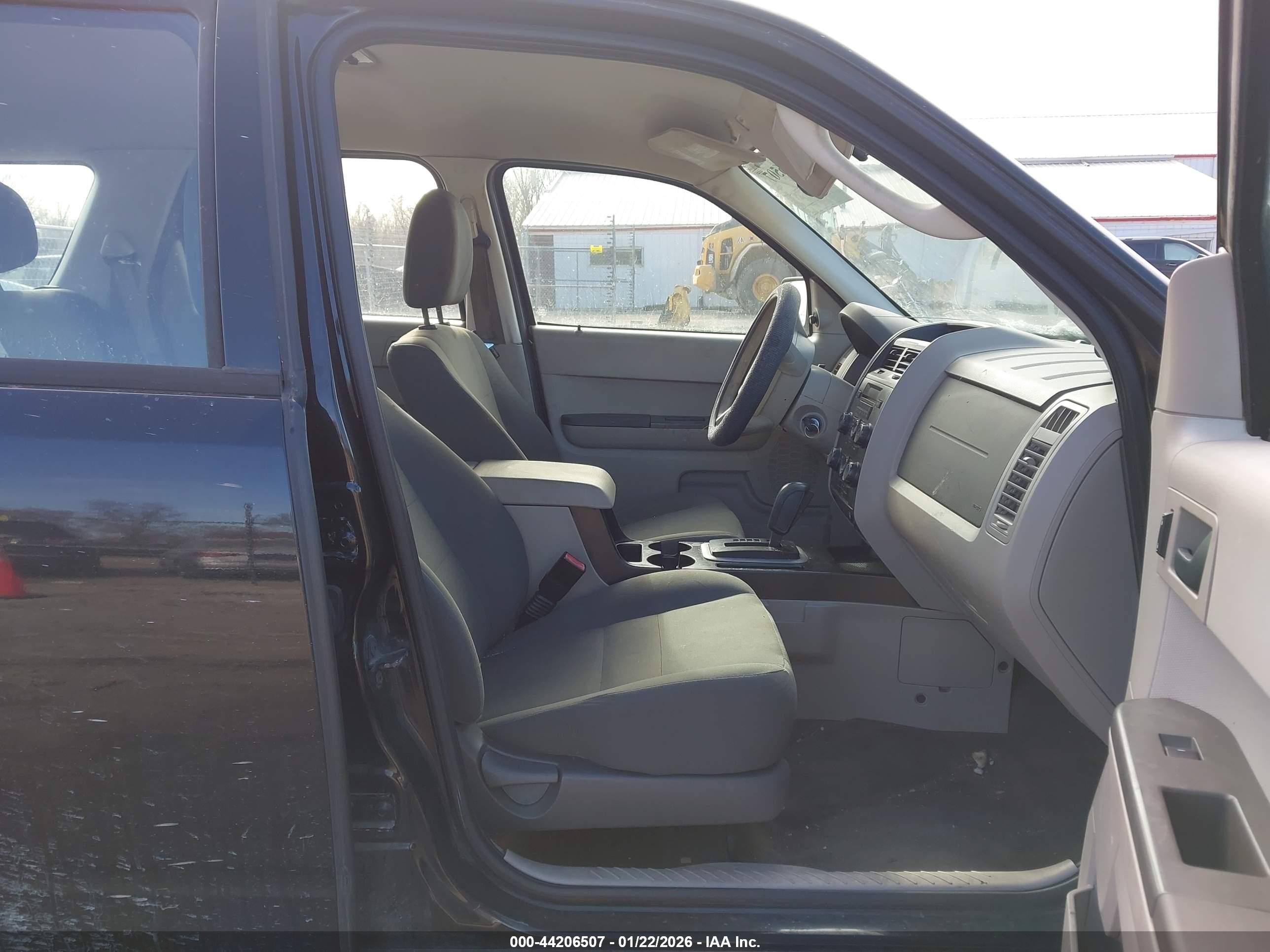 FORD ESCAPE image 5
