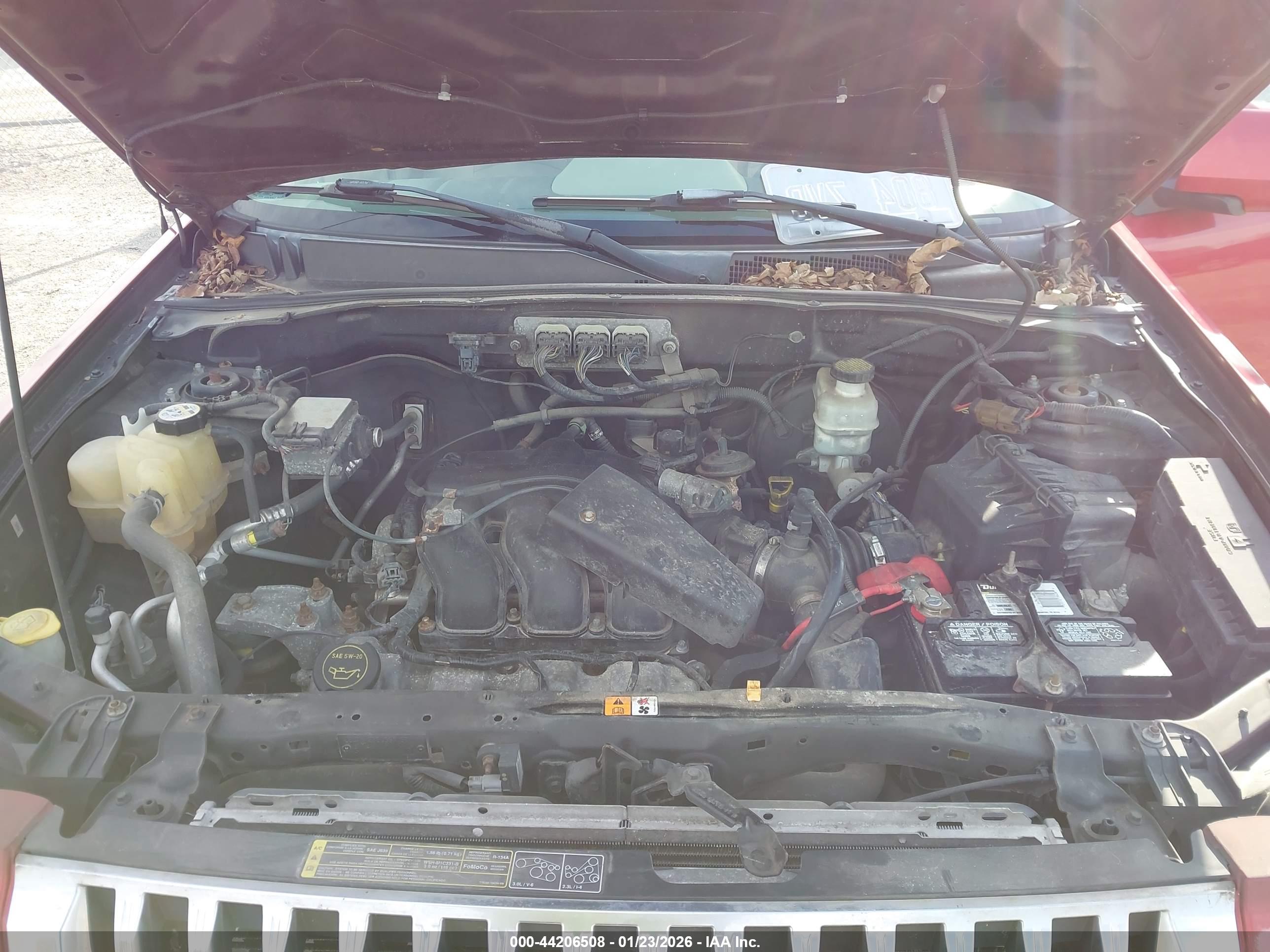 MERCURY MARINER image 10