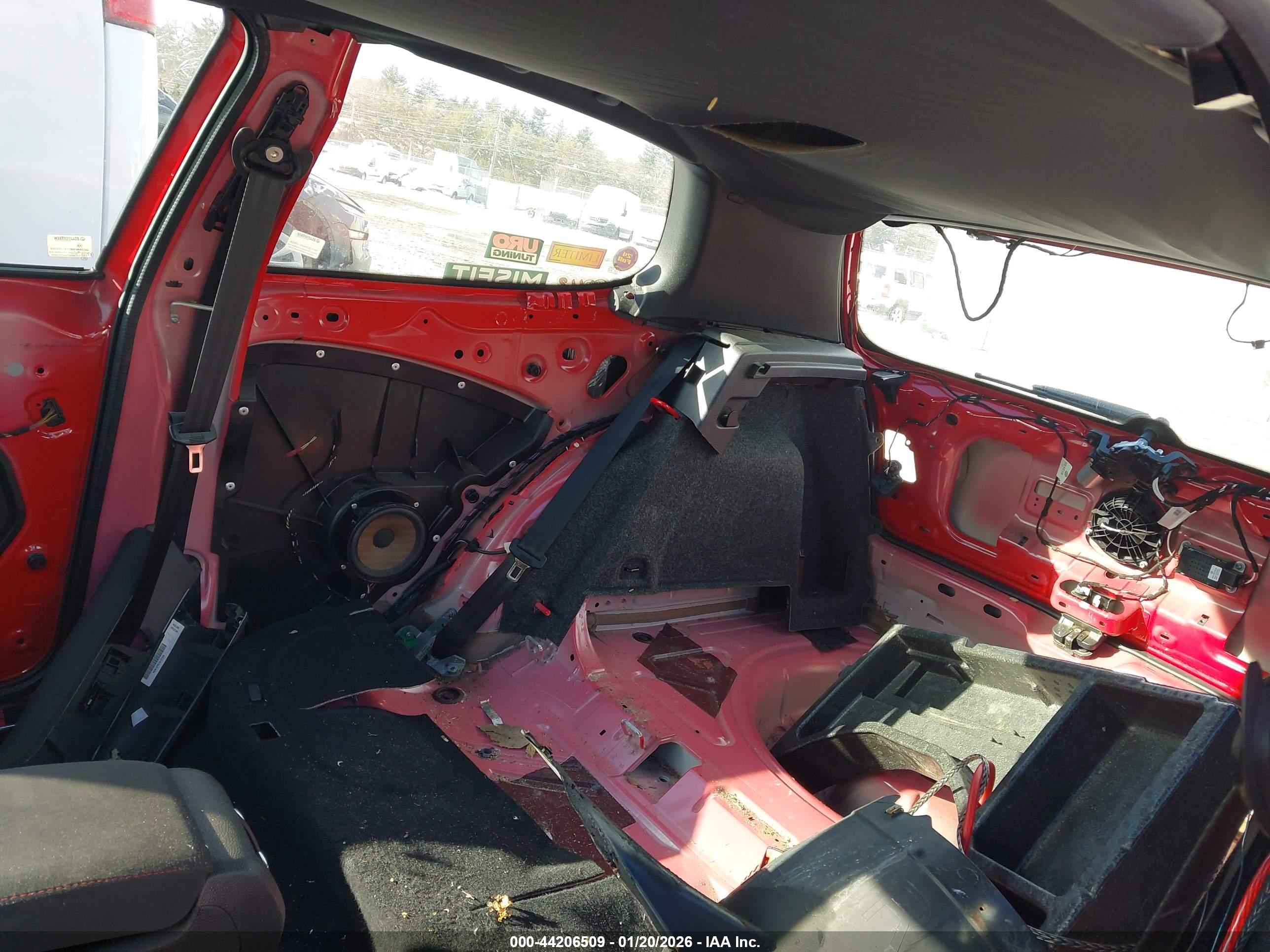 VOLKSWAGEN GTI image 8