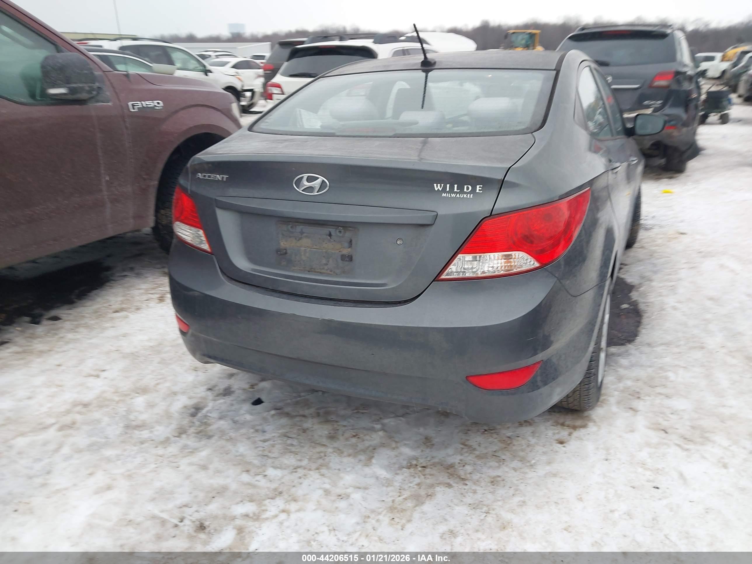 HYUNDAI ACCENT image 4