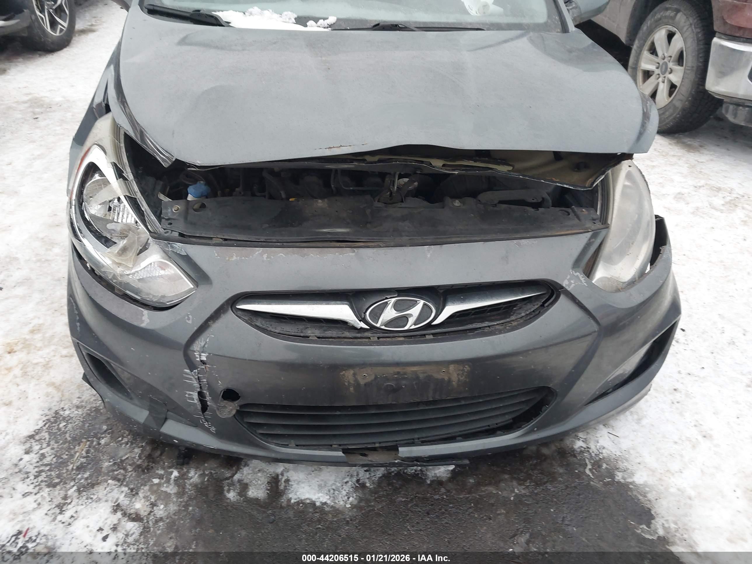 HYUNDAI ACCENT image 6